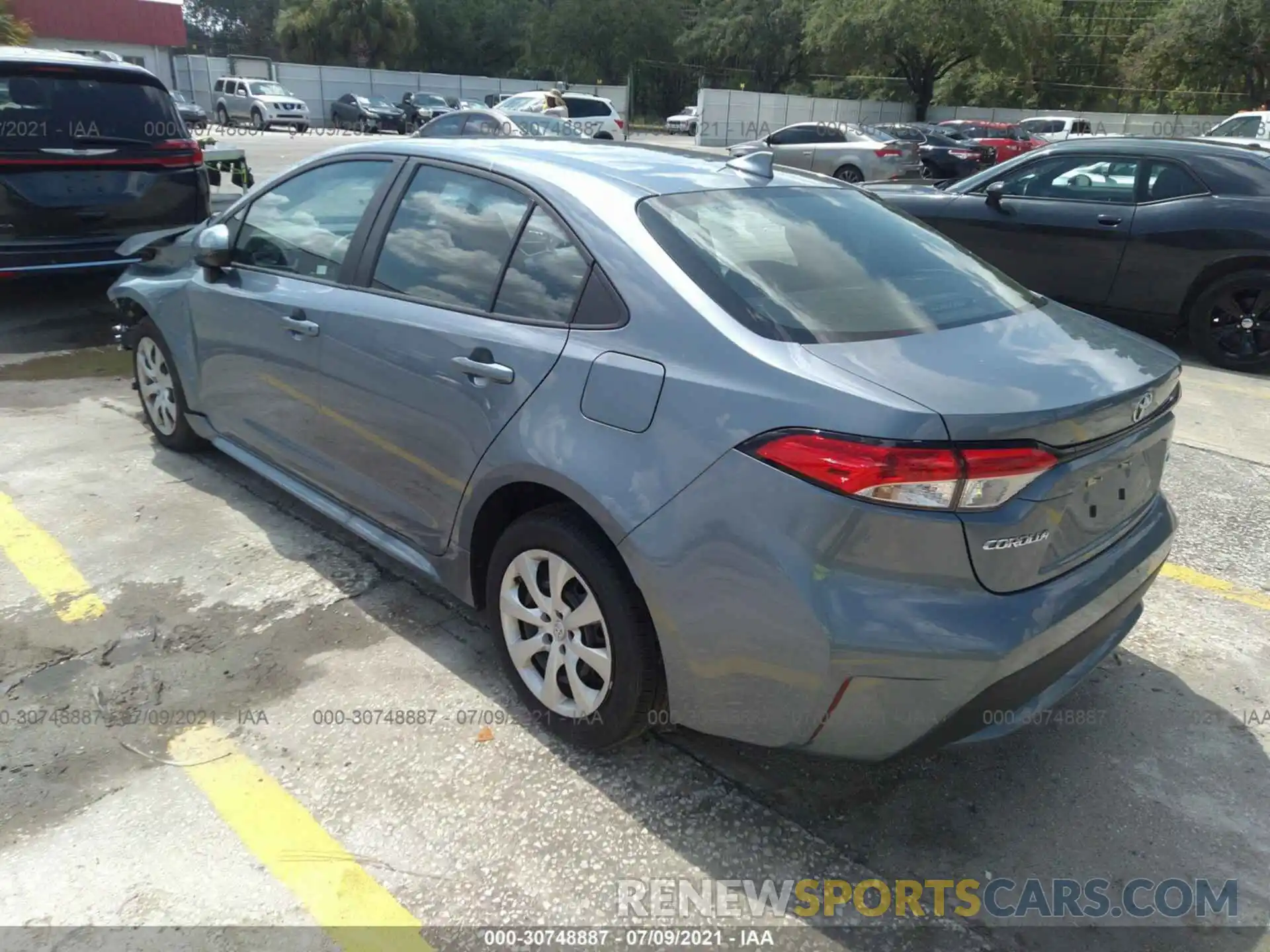 3 Photograph of a damaged car 5YFEPMAE5MP180137 TOYOTA COROLLA 2021