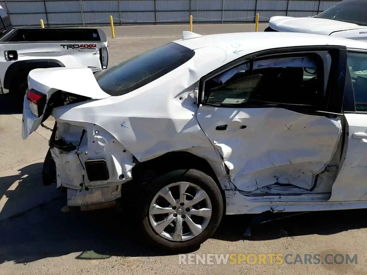 9 Photograph of a damaged car 5YFEPMAE5MP180218 TOYOTA COROLLA 2021