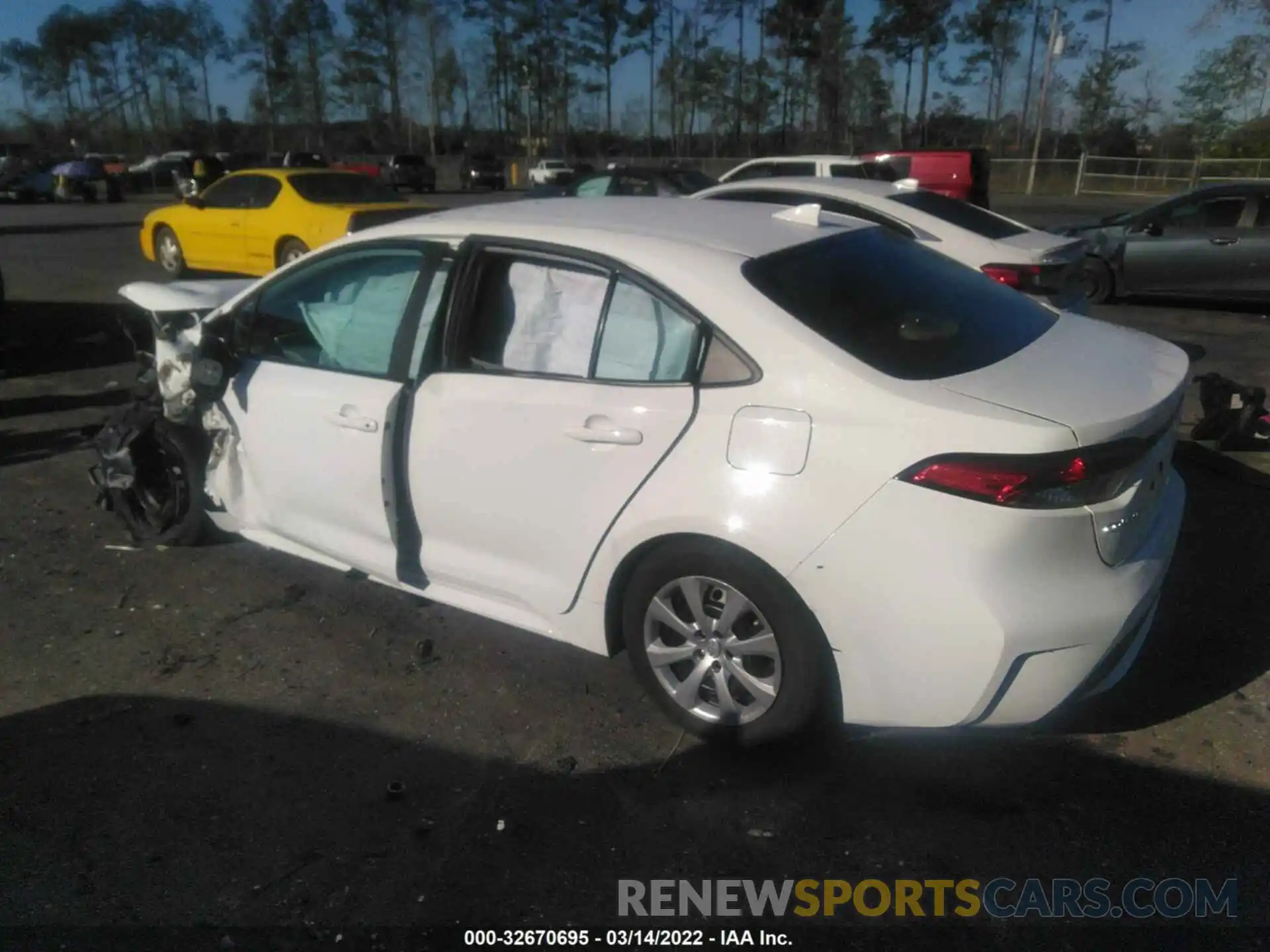 3 Photograph of a damaged car 5YFEPMAE5MP185824 TOYOTA COROLLA 2021