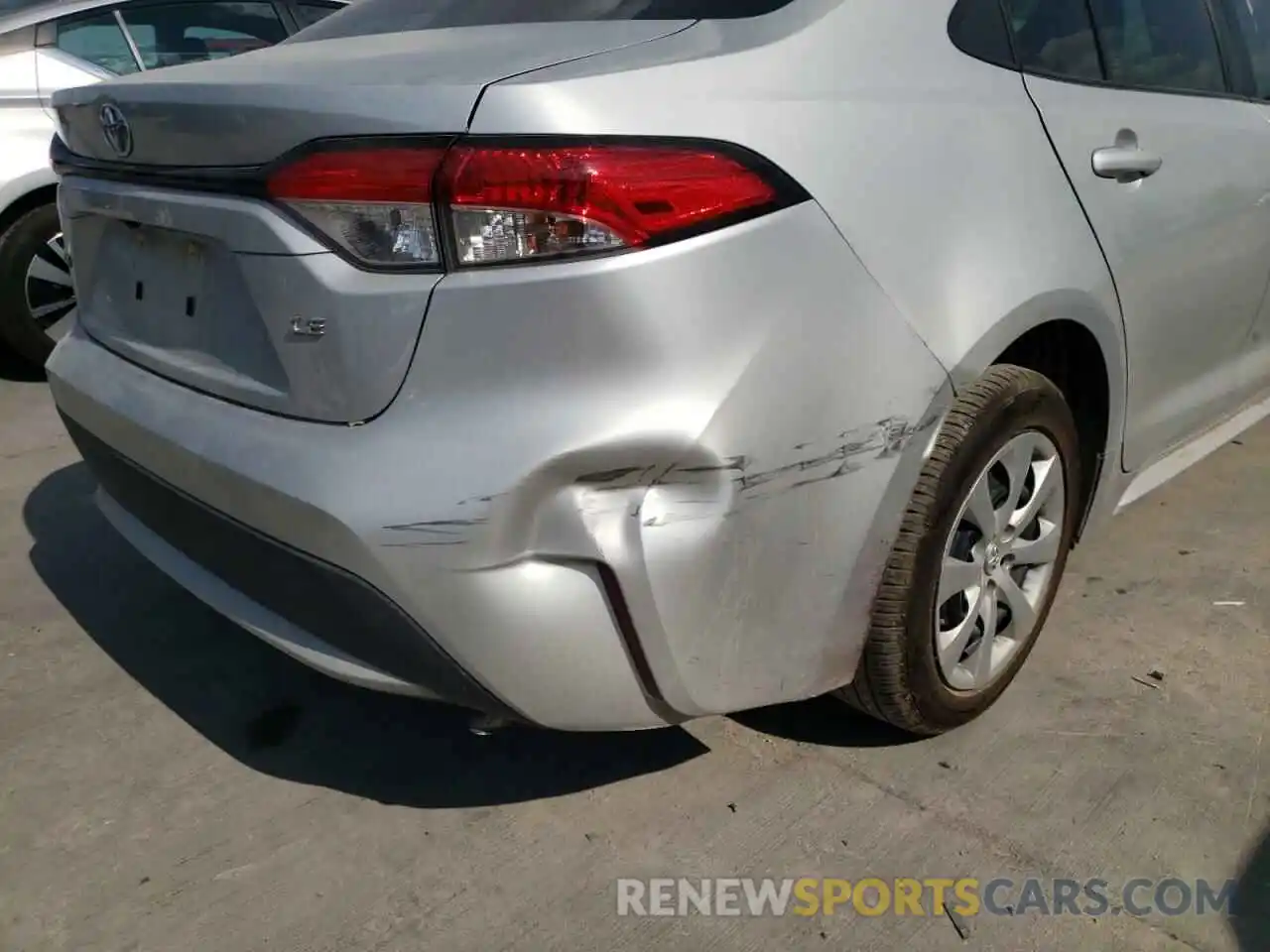 9 Photograph of a damaged car 5YFEPMAE5MP194376 TOYOTA COROLLA 2021