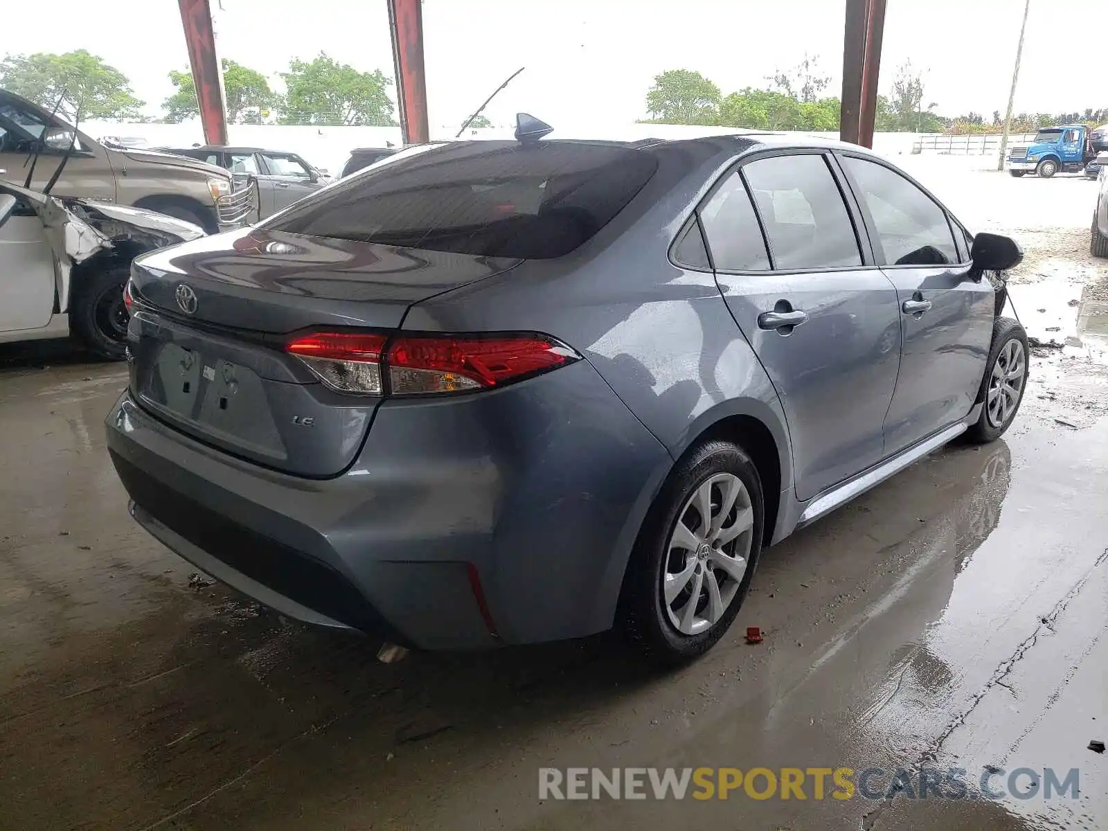 4 Photograph of a damaged car 5YFEPMAE5MP195057 TOYOTA COROLLA 2021