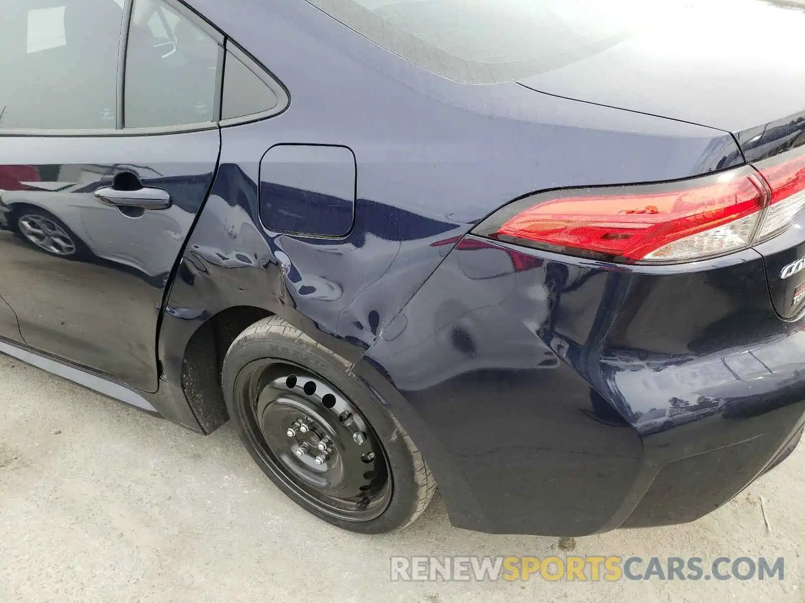 9 Photograph of a damaged car 5YFEPMAE5MP195995 TOYOTA COROLLA 2021