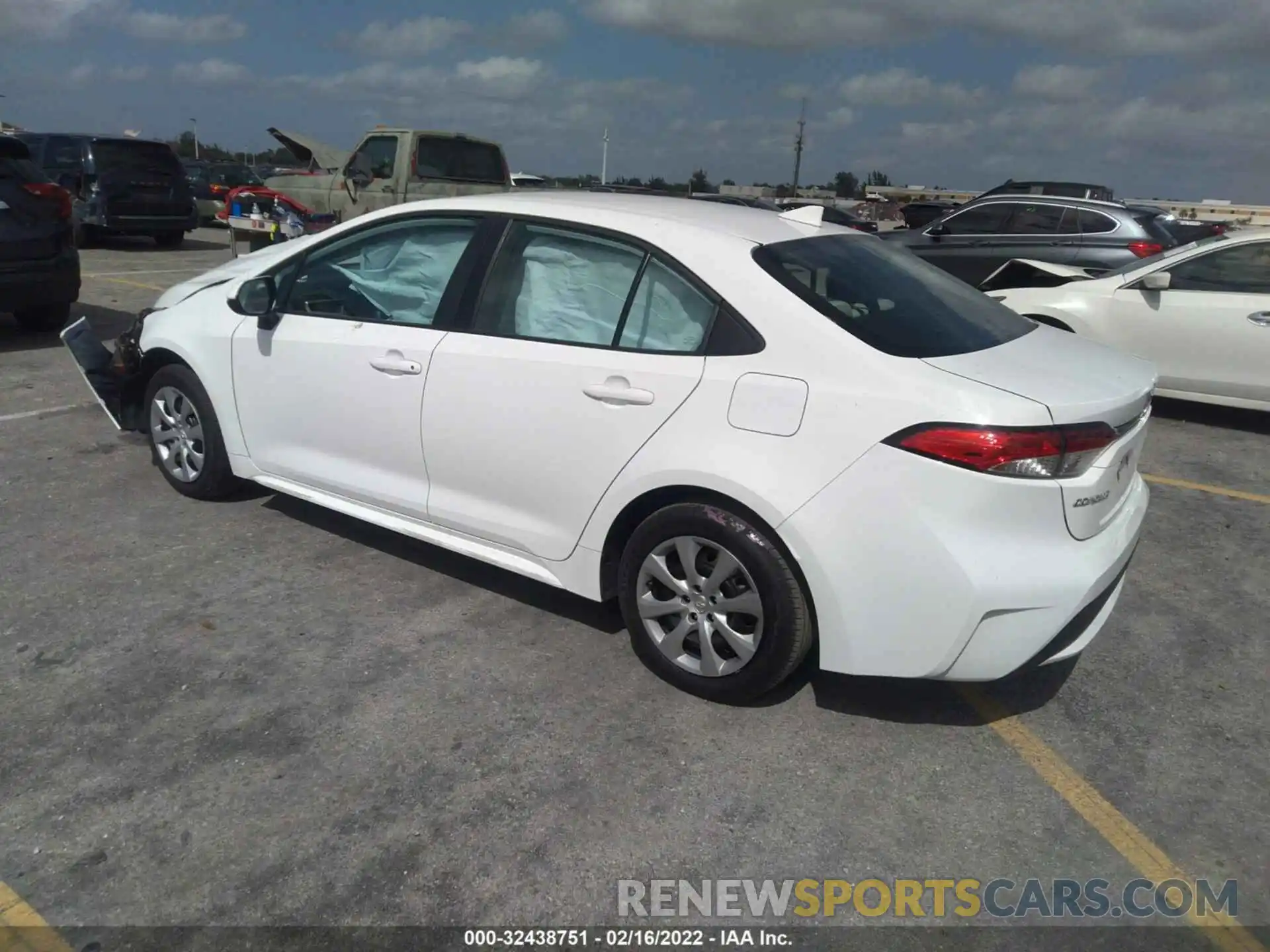 3 Photograph of a damaged car 5YFEPMAE5MP196967 TOYOTA COROLLA 2021