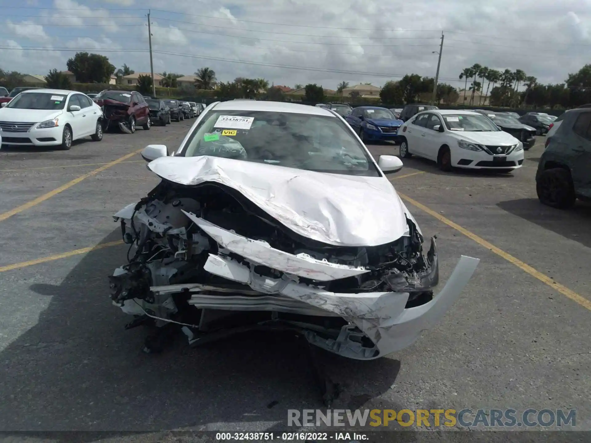 6 Photograph of a damaged car 5YFEPMAE5MP196967 TOYOTA COROLLA 2021