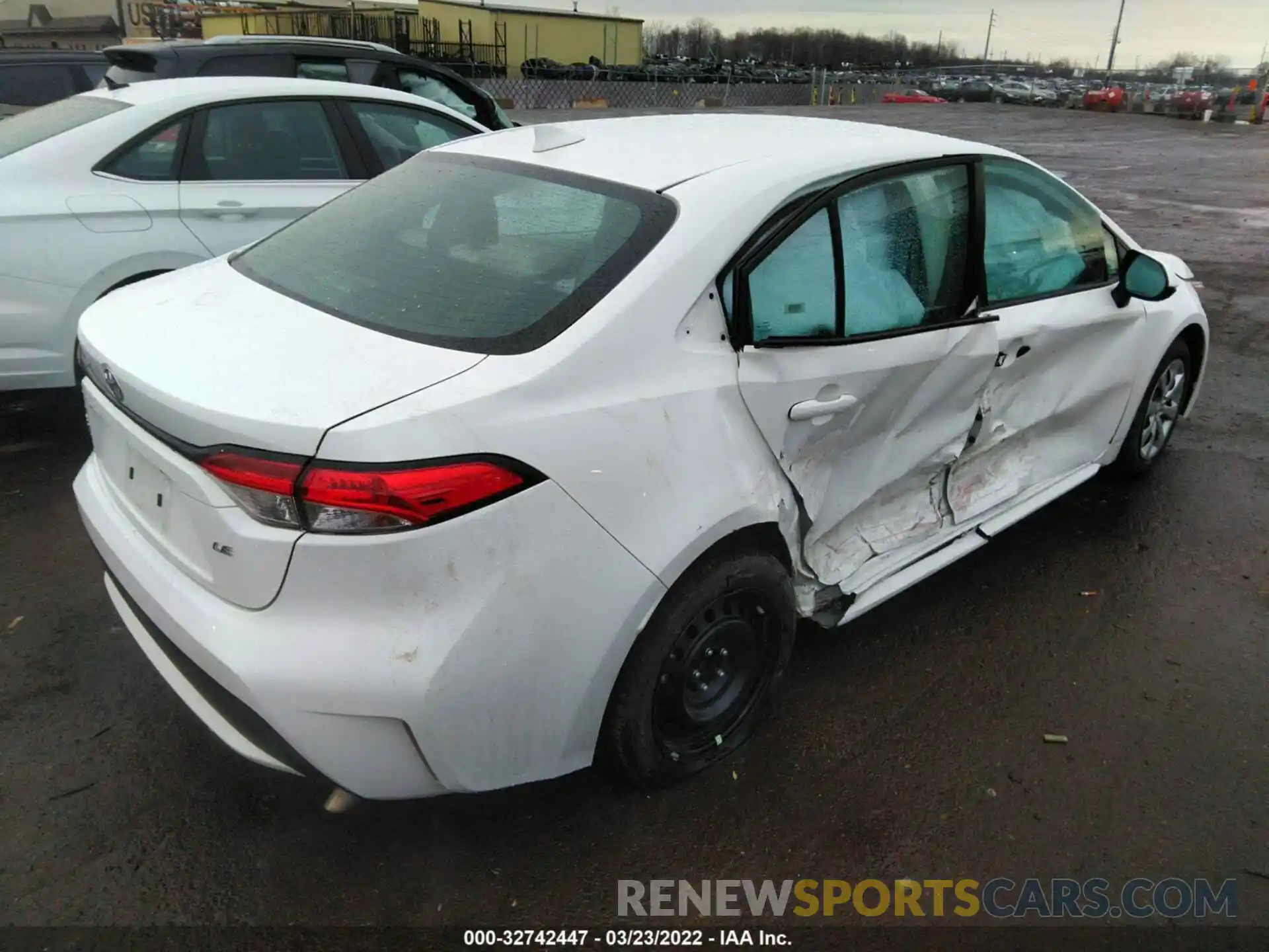 4 Photograph of a damaged car 5YFEPMAE5MP199755 TOYOTA COROLLA 2021