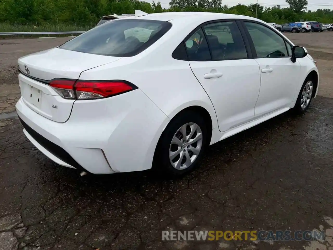 4 Photograph of a damaged car 5YFEPMAE5MP200161 TOYOTA COROLLA 2021