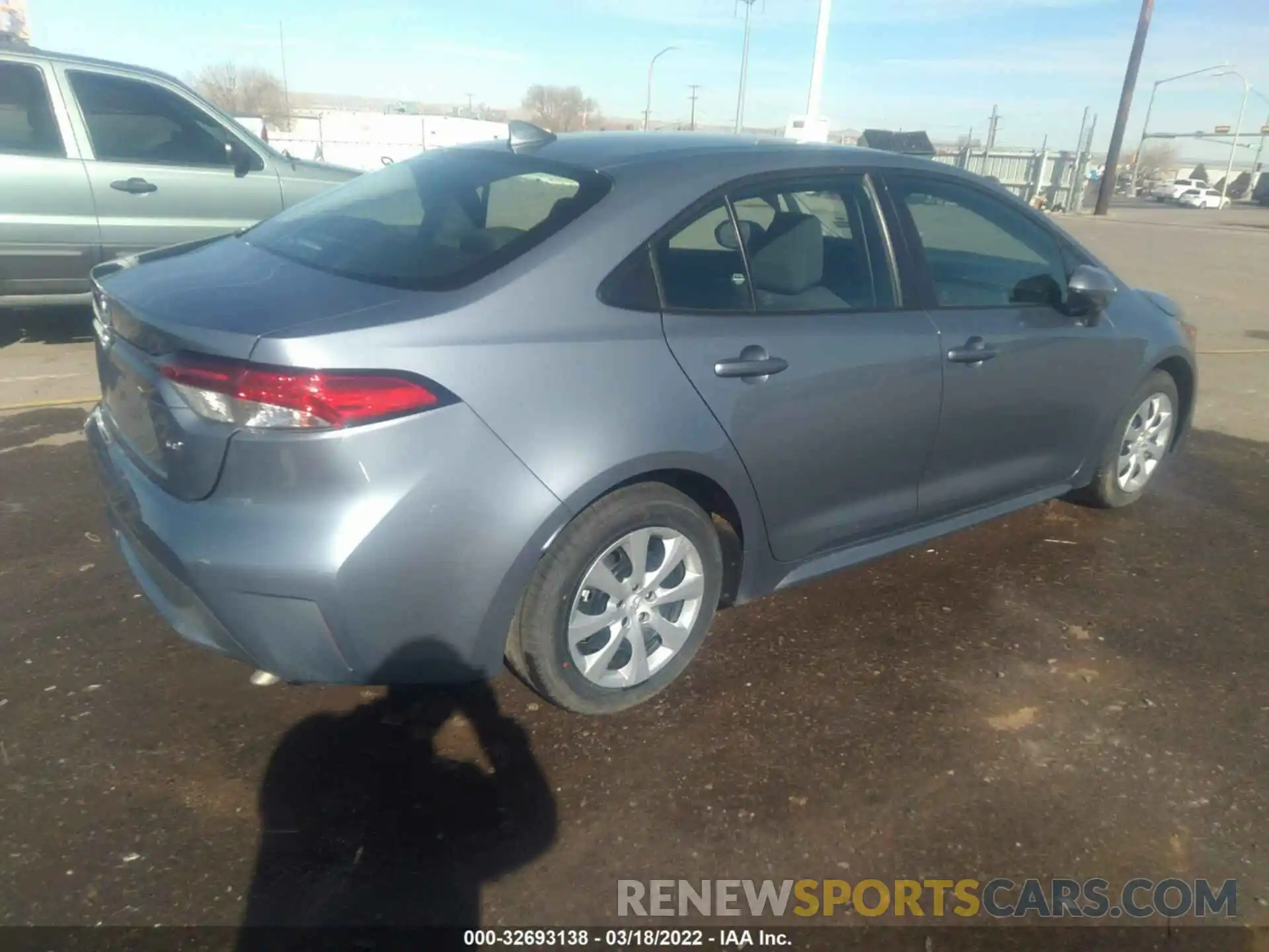 4 Photograph of a damaged car 5YFEPMAE5MP201259 TOYOTA COROLLA 2021