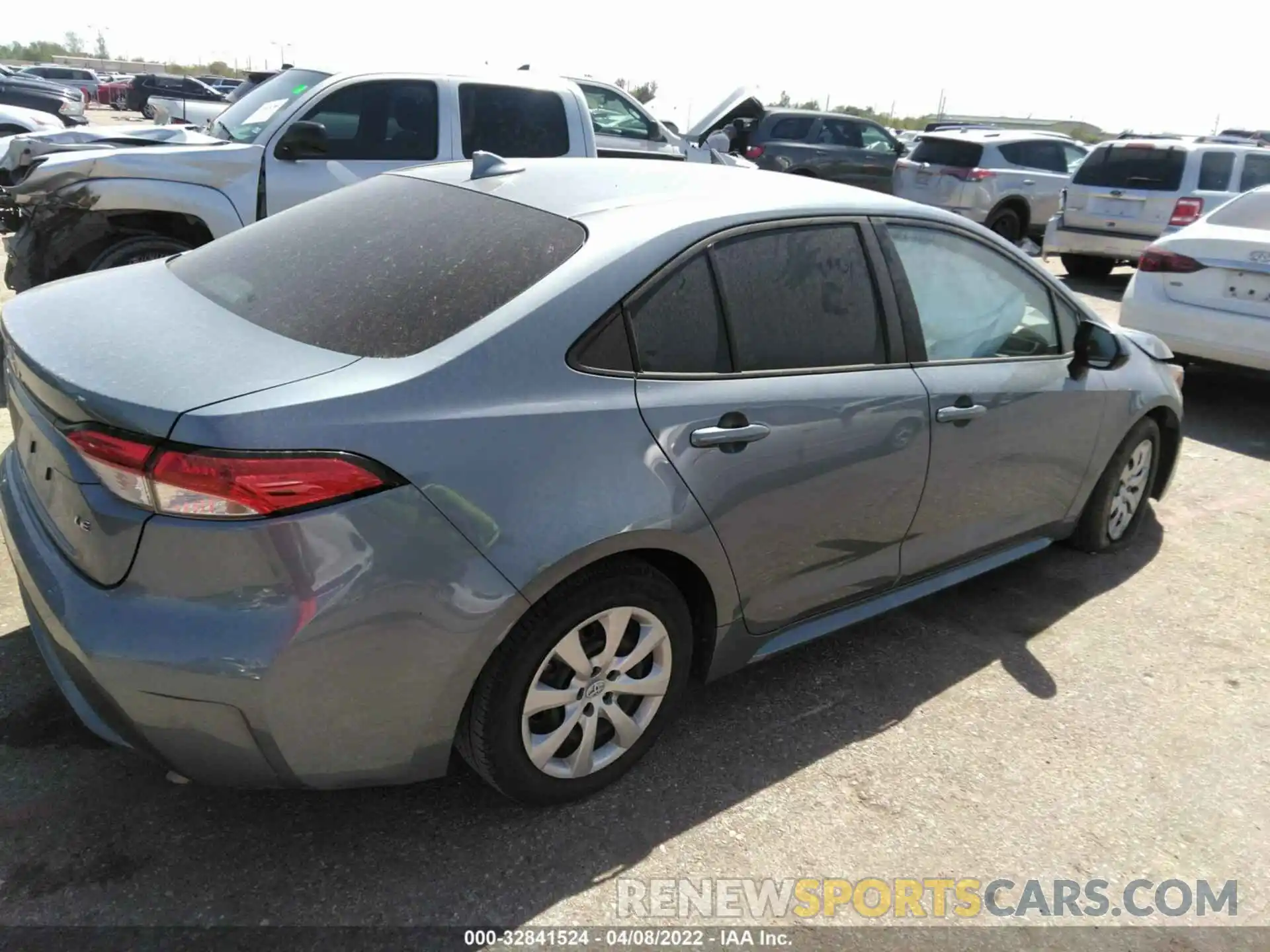 4 Photograph of a damaged car 5YFEPMAE5MP202136 TOYOTA COROLLA 2021