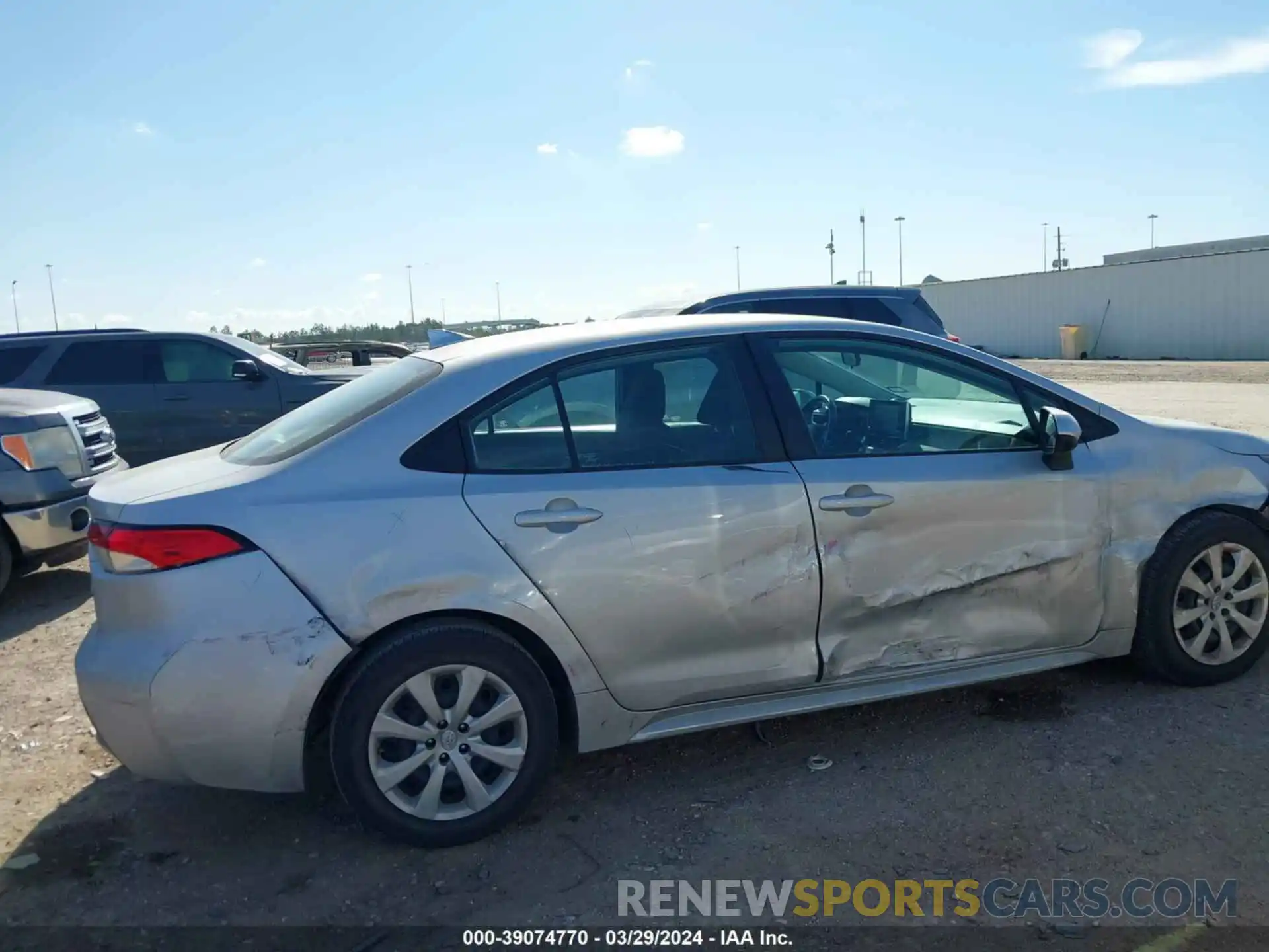 13 Photograph of a damaged car 5YFEPMAE5MP202699 TOYOTA COROLLA 2021