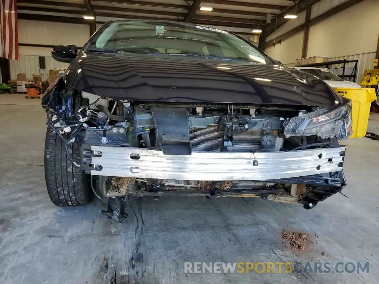 9 Photograph of a damaged car 5YFEPMAE5MP202945 TOYOTA COROLLA 2021