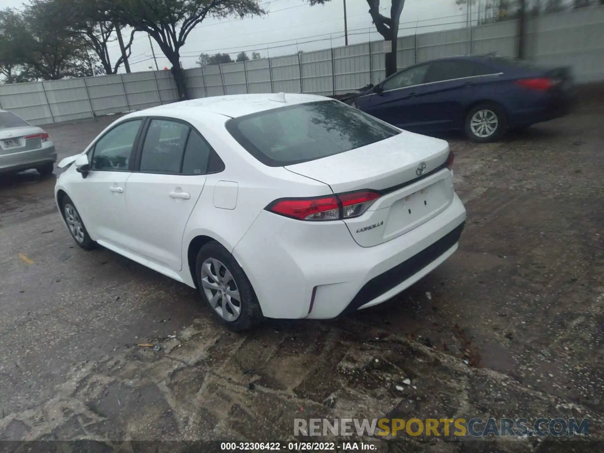 3 Photograph of a damaged car 5YFEPMAE5MP204646 TOYOTA COROLLA 2021