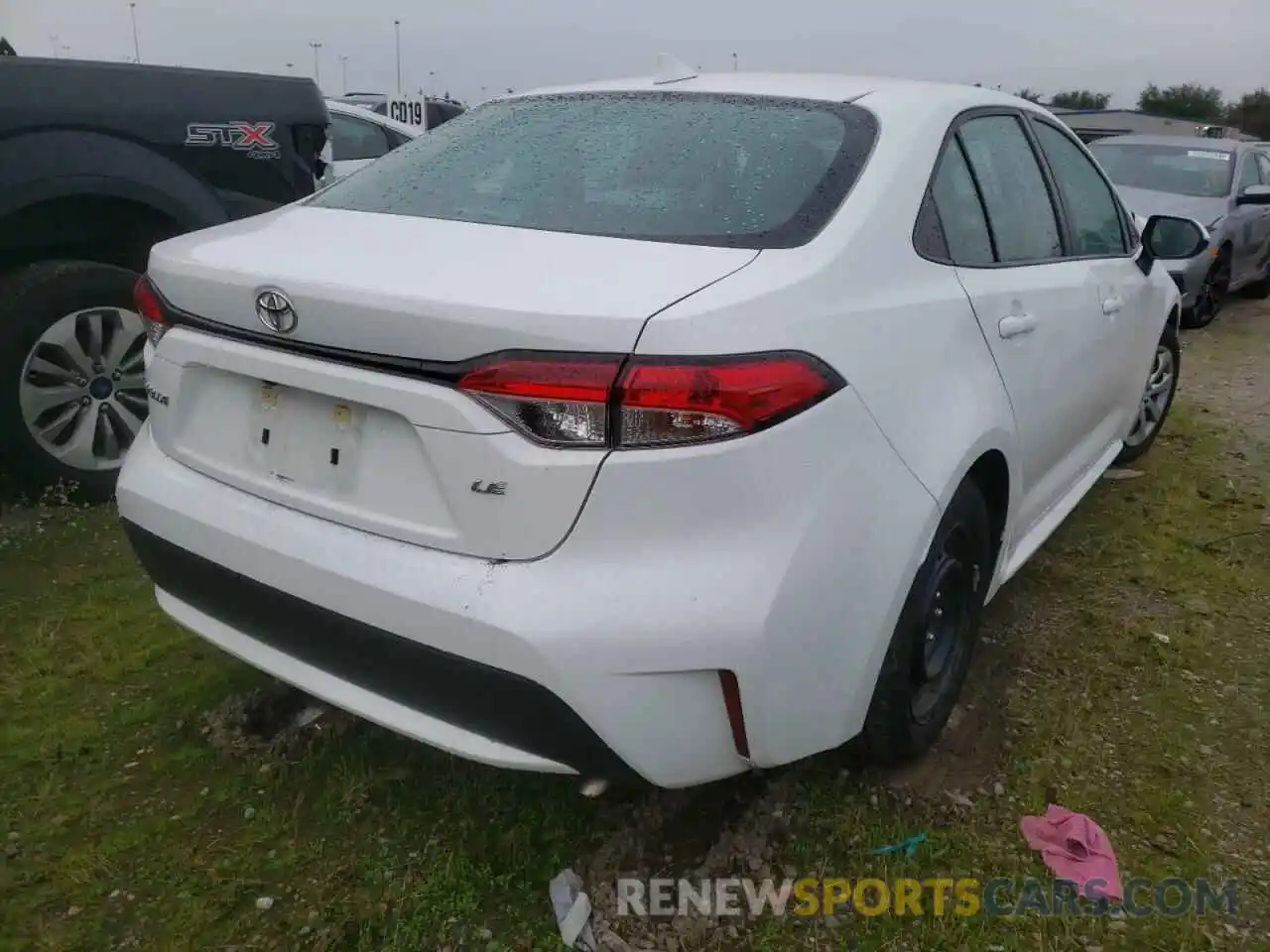 4 Photograph of a damaged car 5YFEPMAE5MP205697 TOYOTA COROLLA 2021