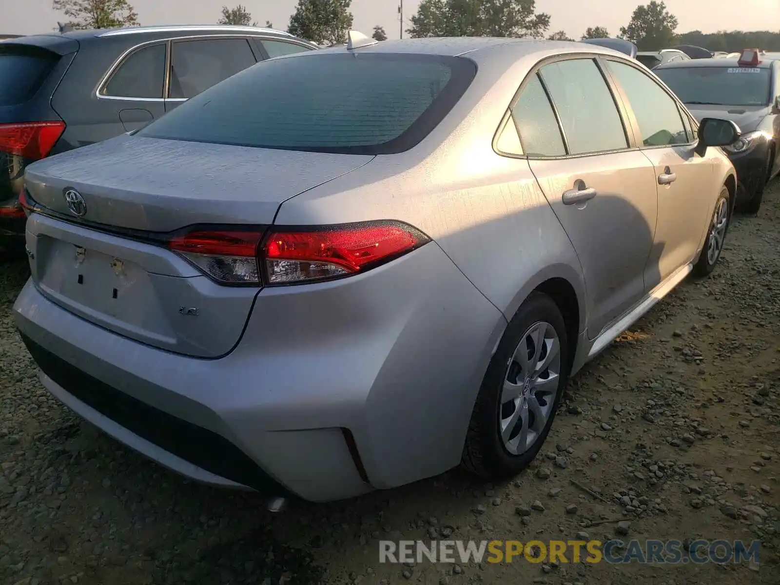 4 Photograph of a damaged car 5YFEPMAE5MP211922 TOYOTA COROLLA 2021