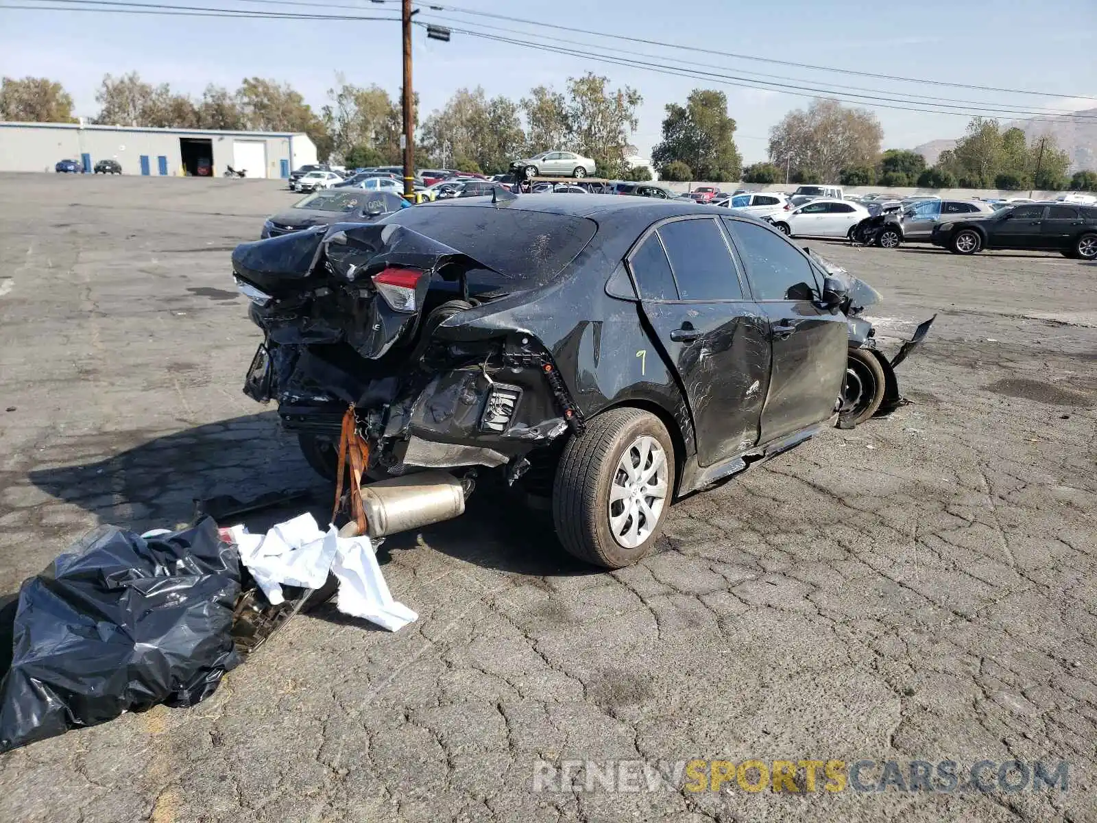 4 Photograph of a damaged car 5YFEPMAE5MP212844 TOYOTA COROLLA 2021