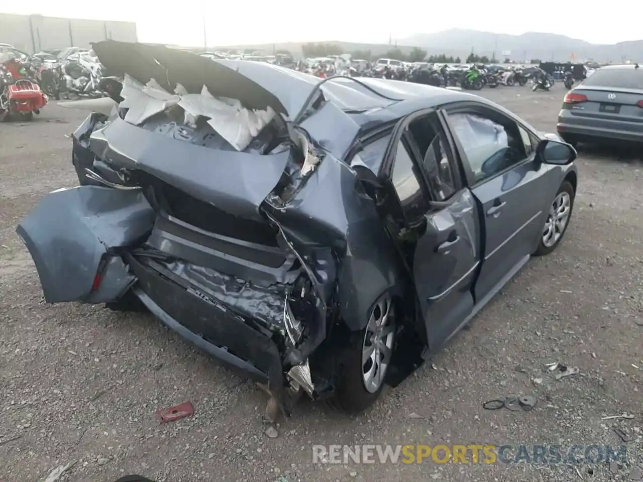 4 Photograph of a damaged car 5YFEPMAE5MP212911 TOYOTA COROLLA 2021