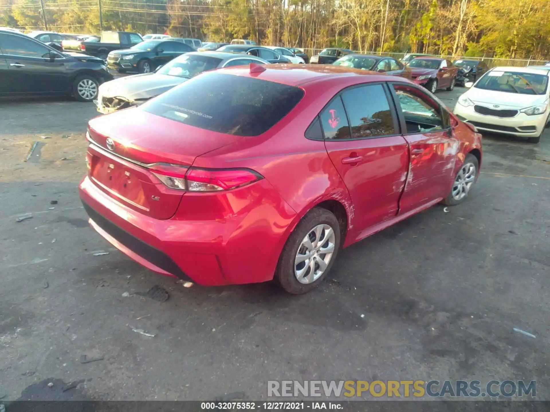 4 Photograph of a damaged car 5YFEPMAE5MP214447 TOYOTA COROLLA 2021