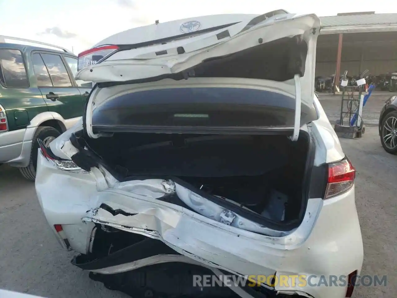 9 Photograph of a damaged car 5YFEPMAE5MP214822 TOYOTA COROLLA 2021