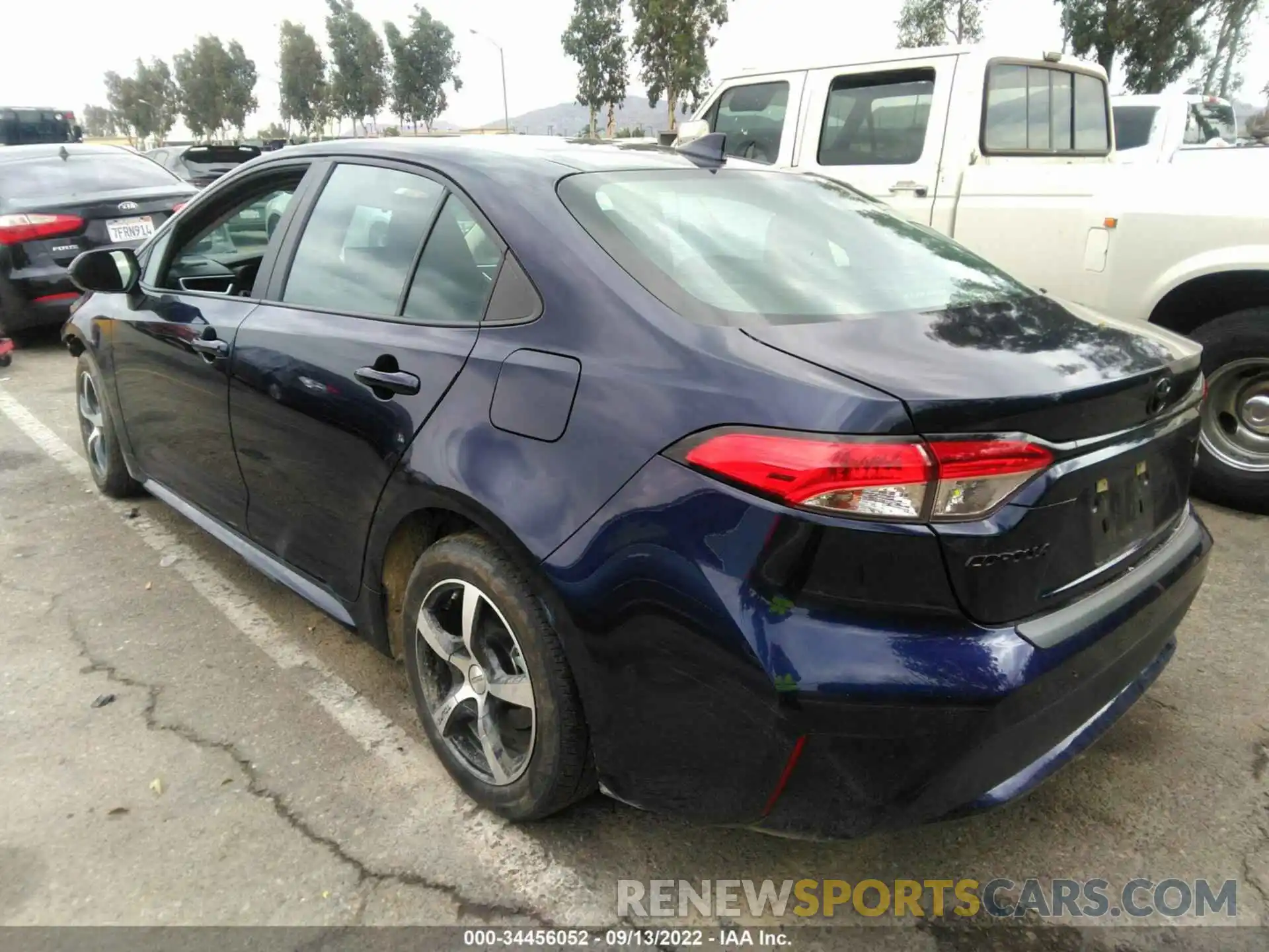 3 Photograph of a damaged car 5YFEPMAE5MP215033 TOYOTA COROLLA 2021