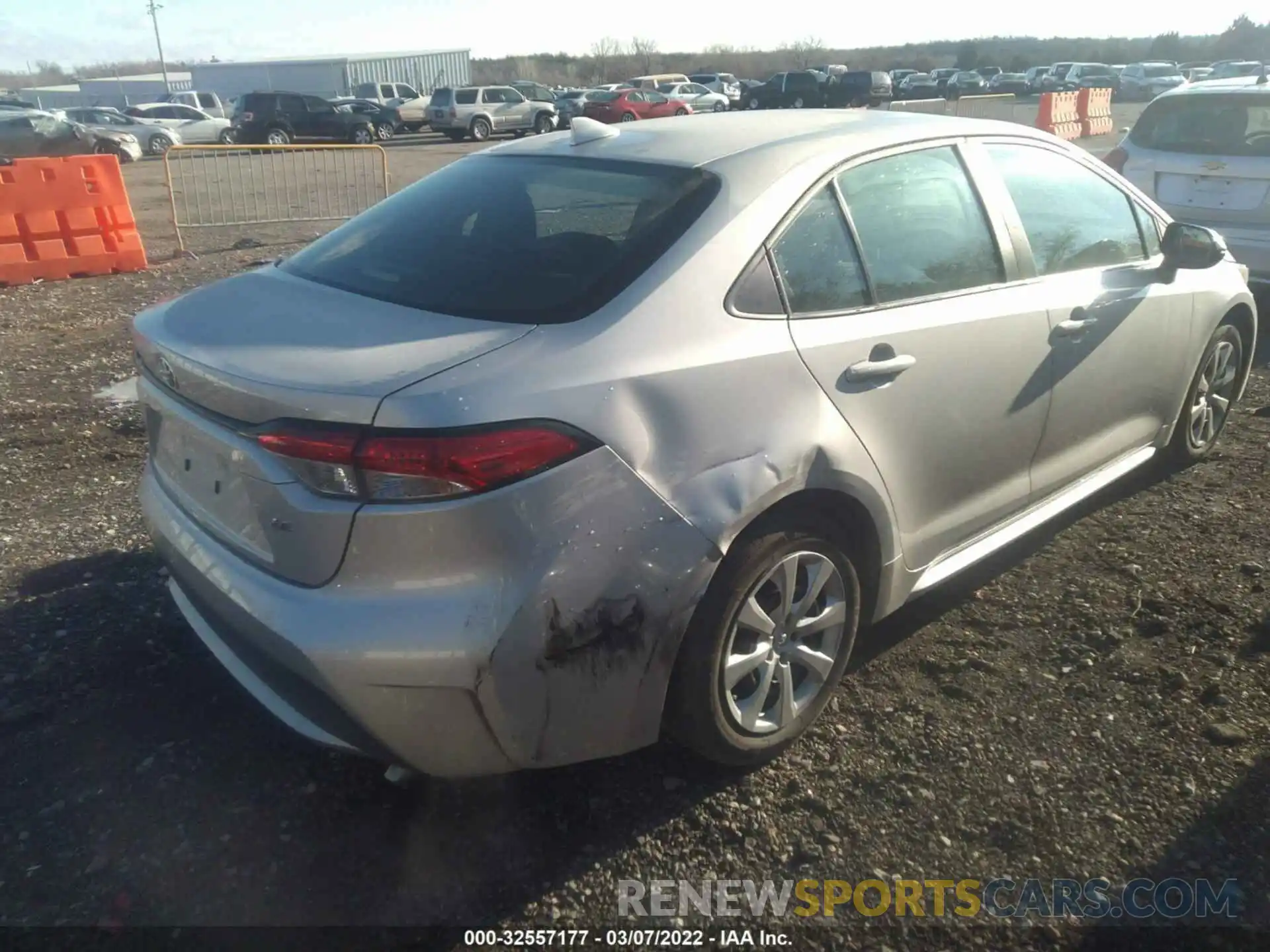 4 Photograph of a damaged car 5YFEPMAE5MP215940 TOYOTA COROLLA 2021