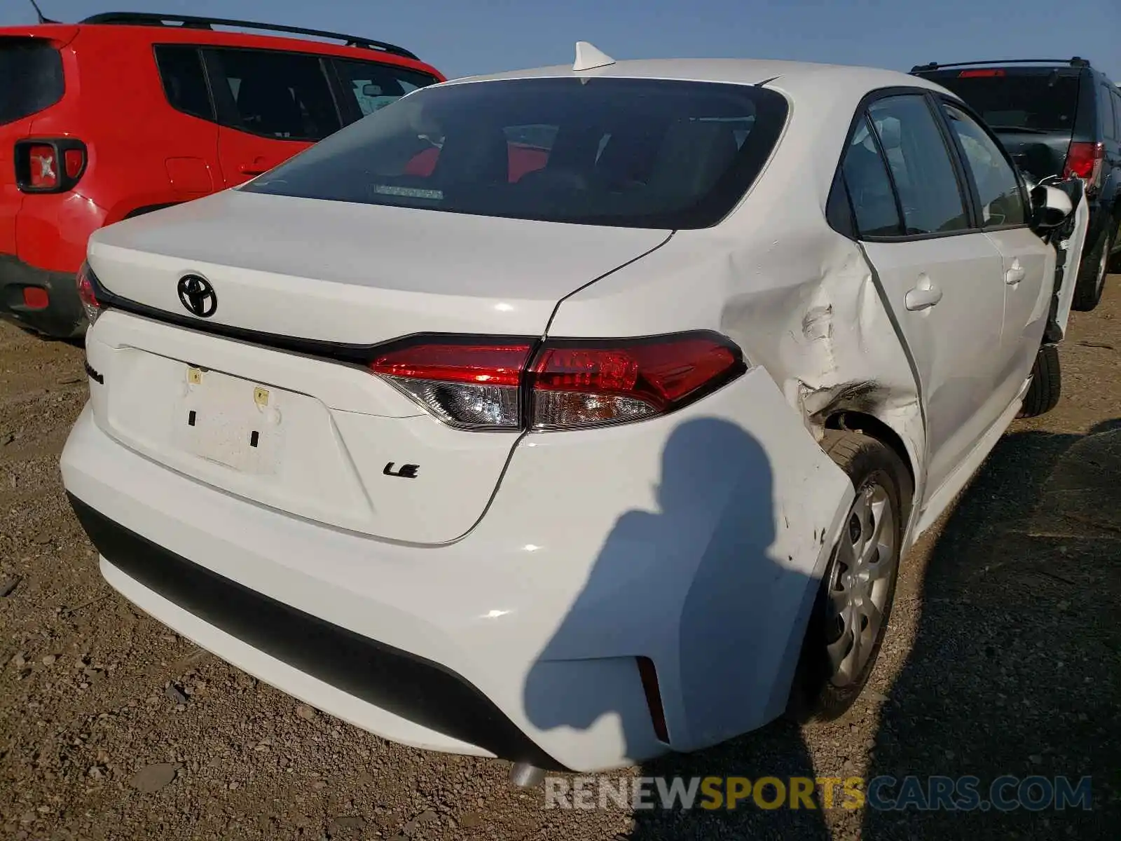 4 Photograph of a damaged car 5YFEPMAE5MP216683 TOYOTA COROLLA 2021