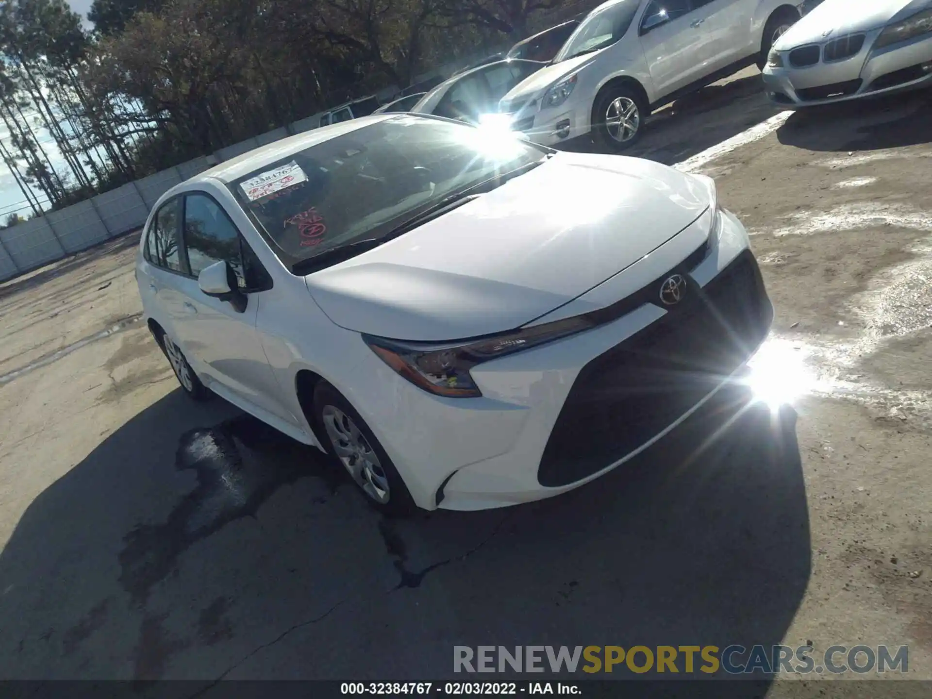 1 Photograph of a damaged car 5YFEPMAE5MP216831 TOYOTA COROLLA 2021