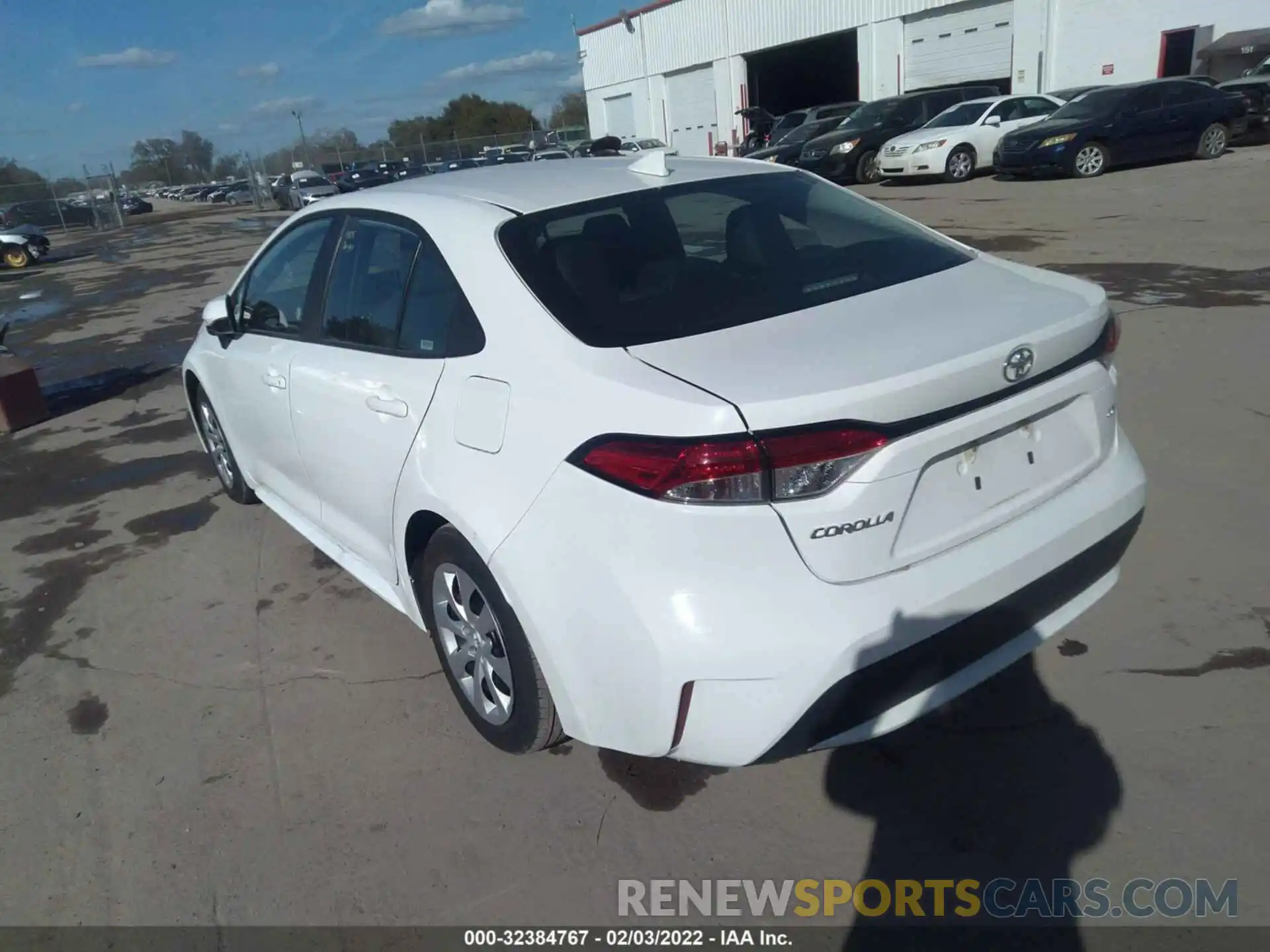 3 Photograph of a damaged car 5YFEPMAE5MP216831 TOYOTA COROLLA 2021