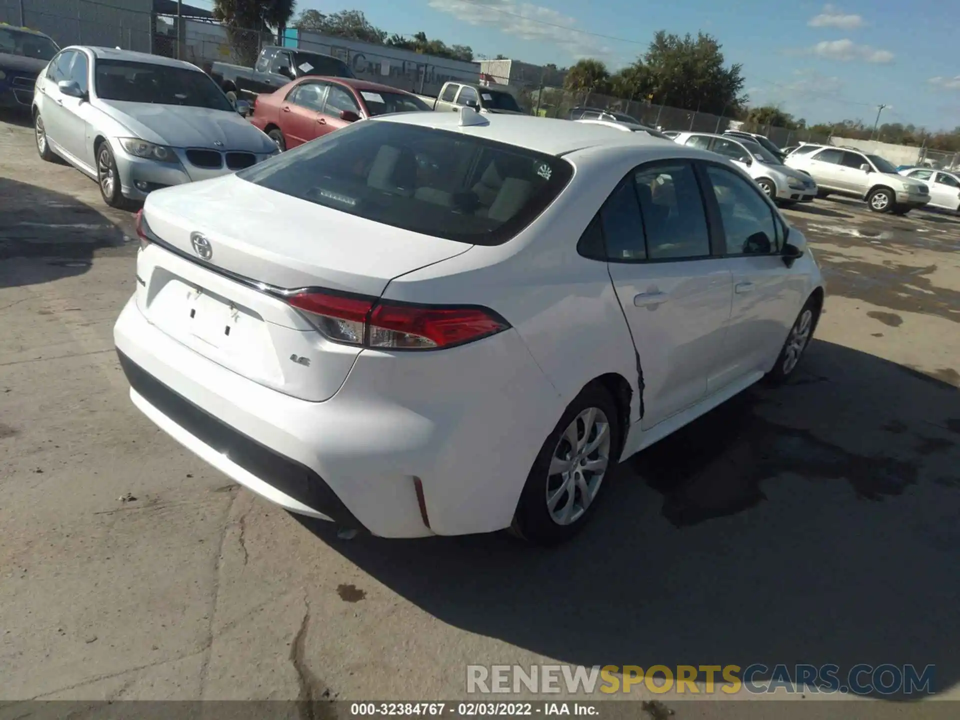 4 Photograph of a damaged car 5YFEPMAE5MP216831 TOYOTA COROLLA 2021