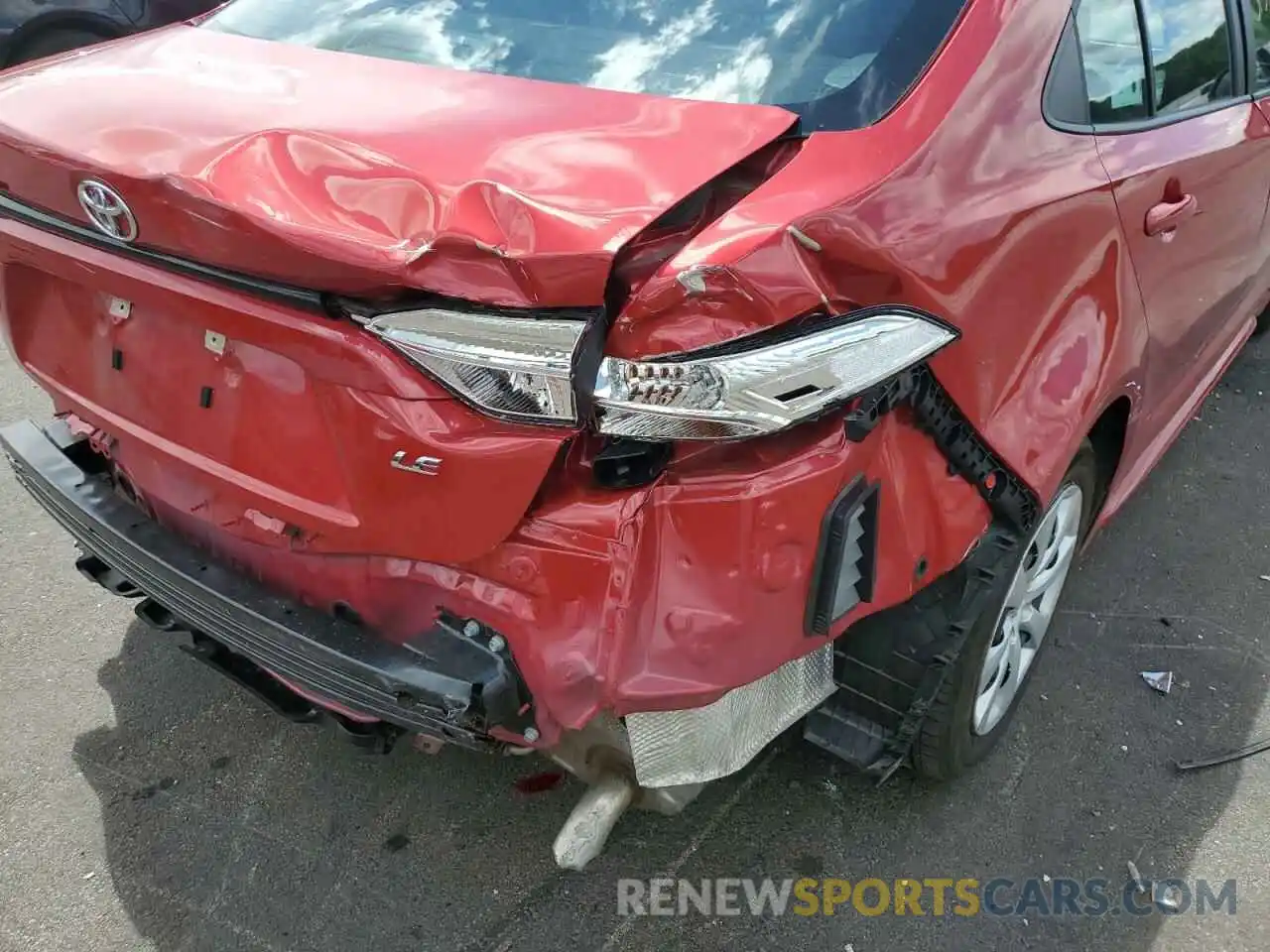 9 Photograph of a damaged car 5YFEPMAE5MP221219 TOYOTA COROLLA 2021