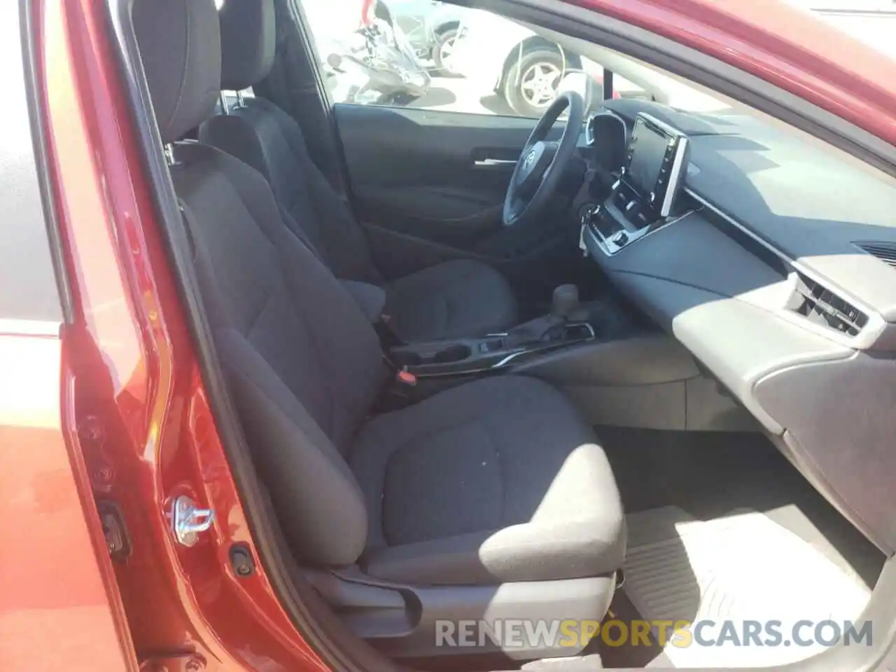 5 Photograph of a damaged car 5YFEPMAE5MP222256 TOYOTA COROLLA 2021