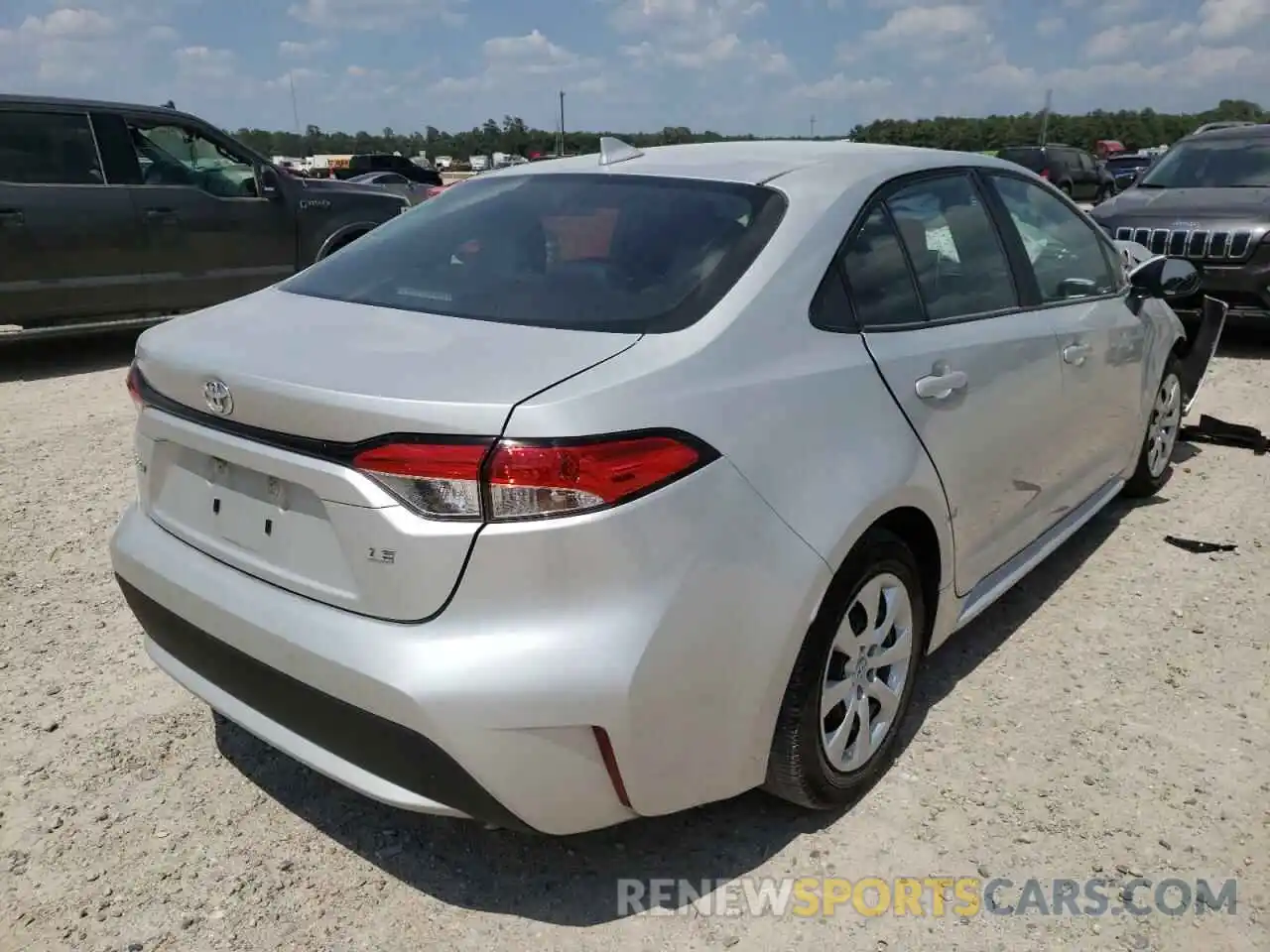 4 Photograph of a damaged car 5YFEPMAE5MP223584 TOYOTA COROLLA 2021