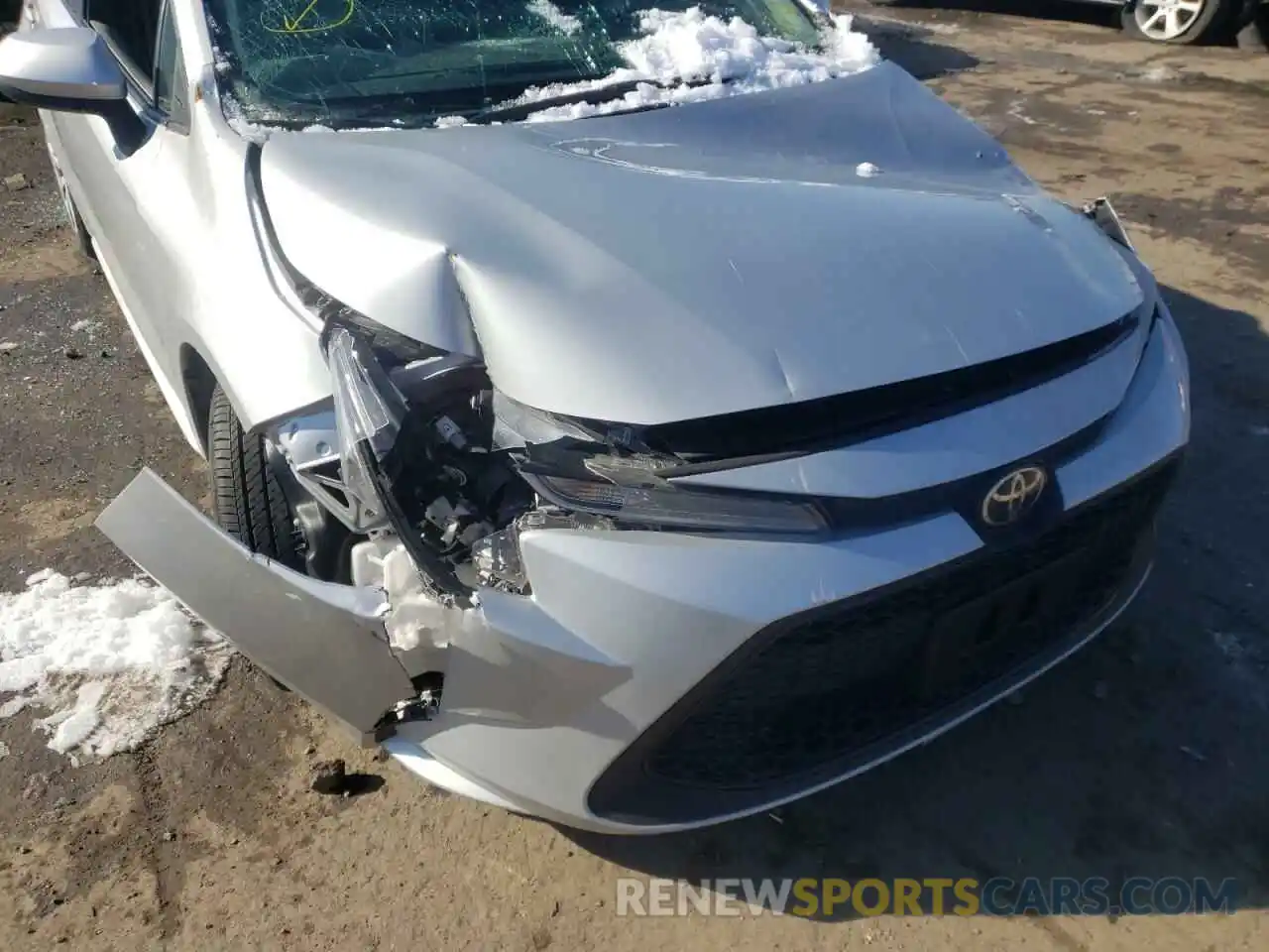 9 Photograph of a damaged car 5YFEPMAE5MP227411 TOYOTA COROLLA 2021