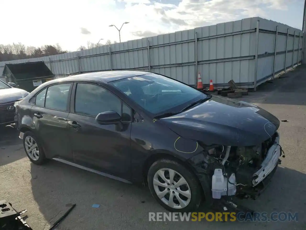 4 Photograph of a damaged car 5YFEPMAE5MP228705 TOYOTA COROLLA 2021