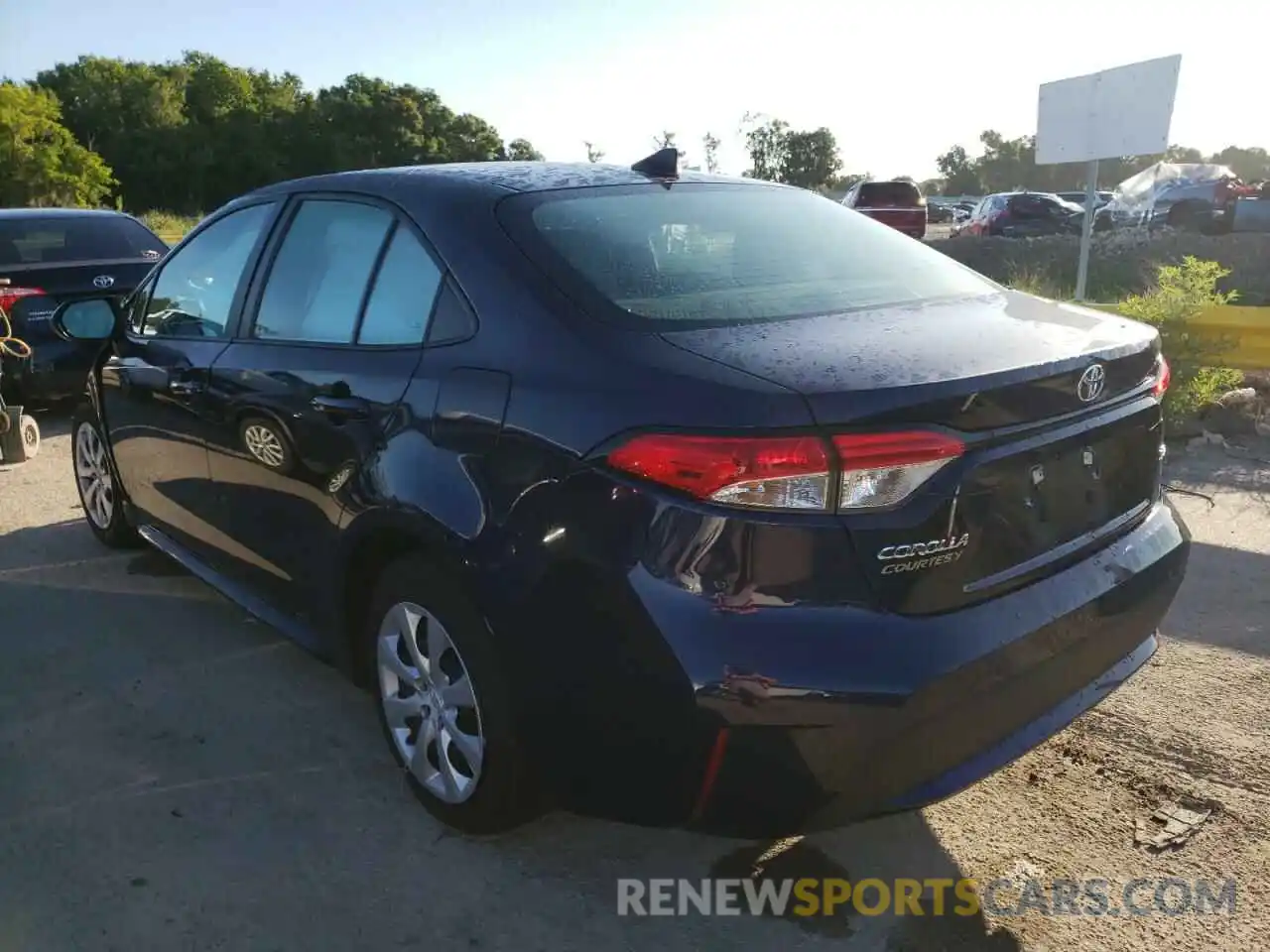 3 Photograph of a damaged car 5YFEPMAE5MP228980 TOYOTA COROLLA 2021