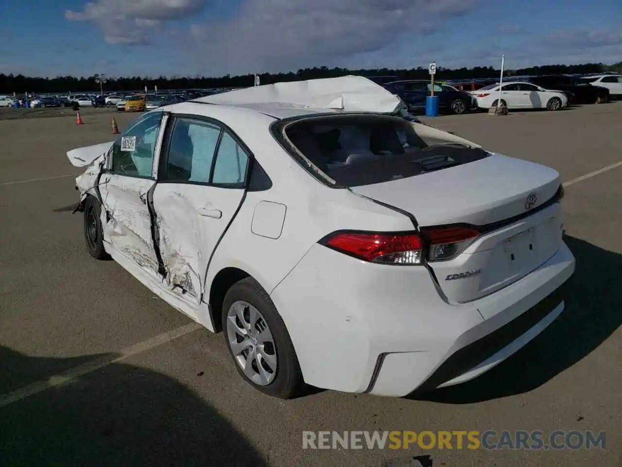 3 Photograph of a damaged car 5YFEPMAE5MP231569 TOYOTA COROLLA 2021