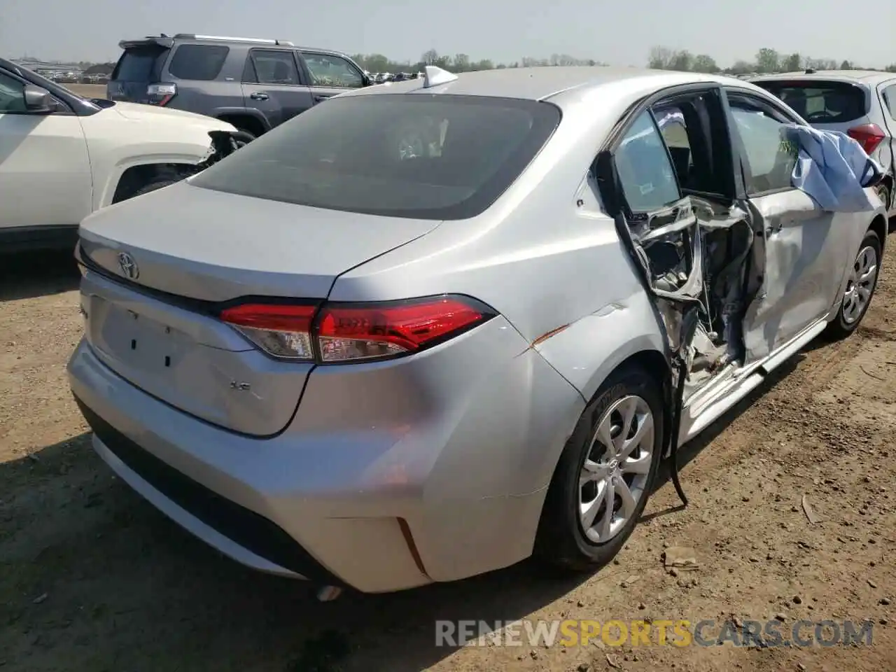 4 Photograph of a damaged car 5YFEPMAE5MP233449 TOYOTA COROLLA 2021