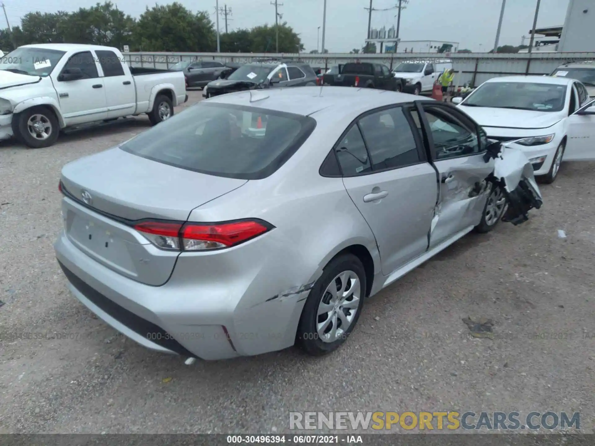 4 Photograph of a damaged car 5YFEPMAE5MP235461 TOYOTA COROLLA 2021