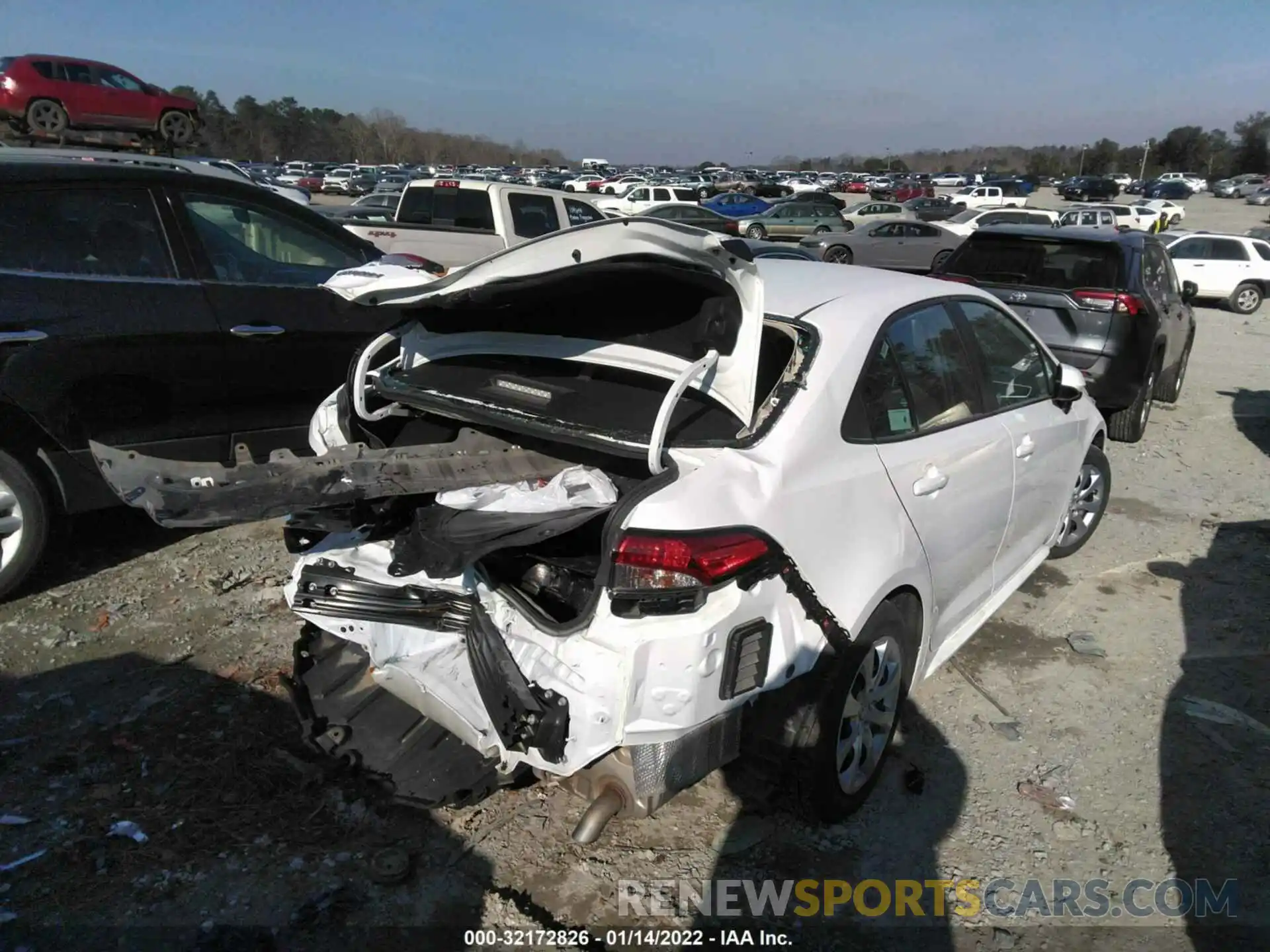 4 Photograph of a damaged car 5YFEPMAE5MP237100 TOYOTA COROLLA 2021