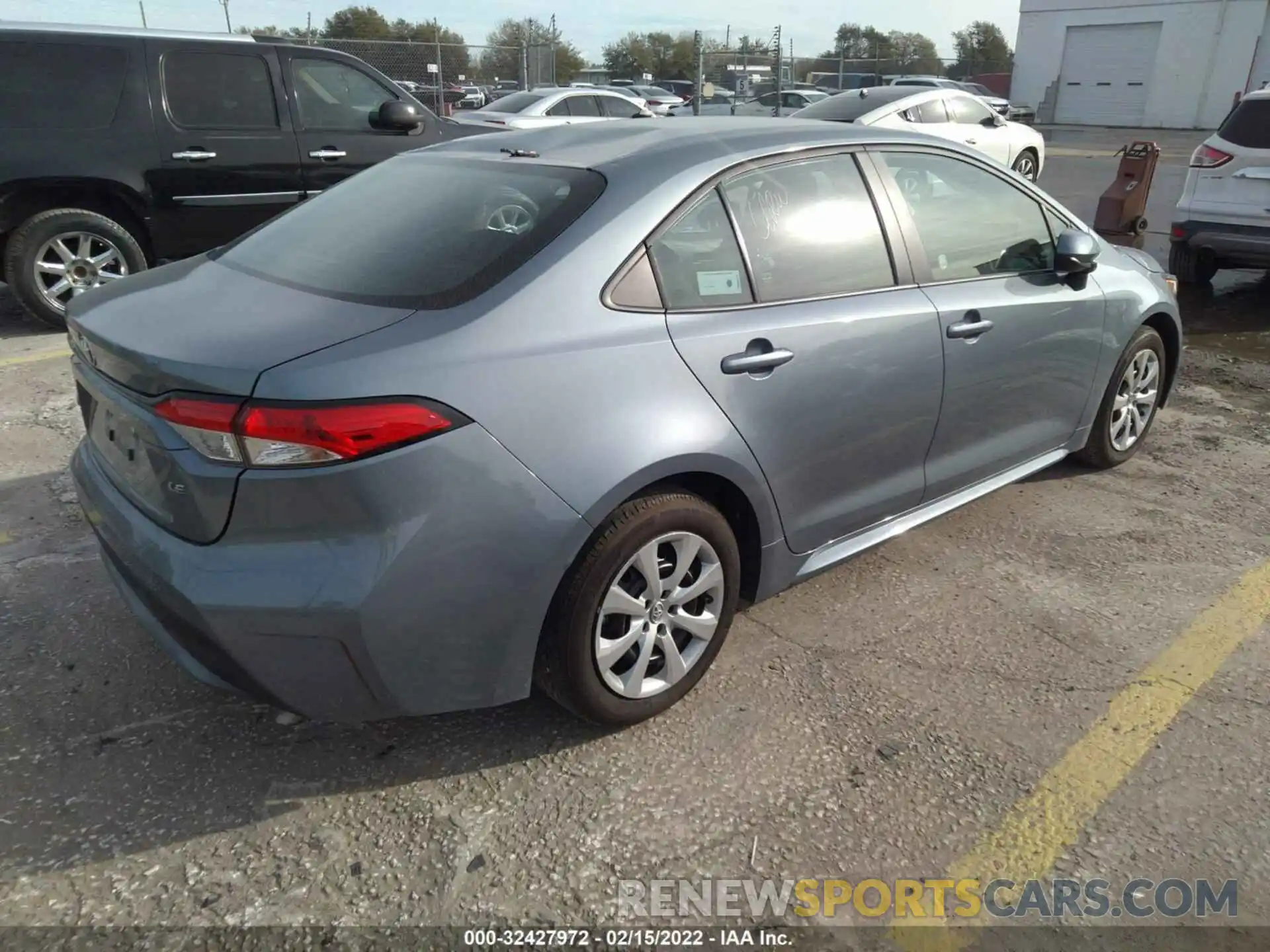 4 Photograph of a damaged car 5YFEPMAE5MP239574 TOYOTA COROLLA 2021