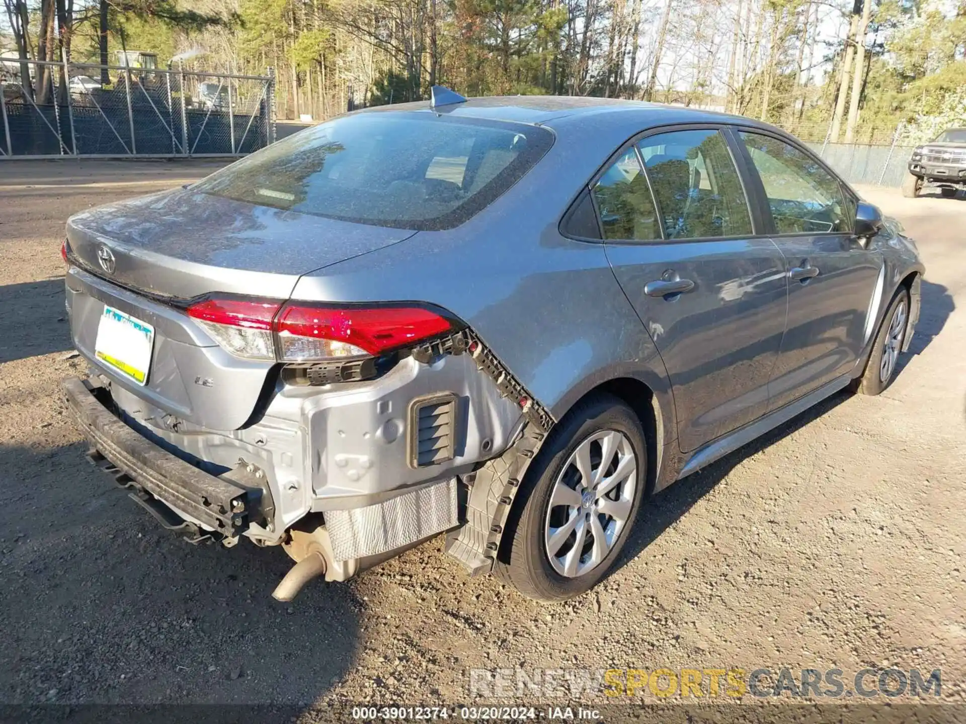 4 Photograph of a damaged car 5YFEPMAE5MP241227 TOYOTA COROLLA 2021