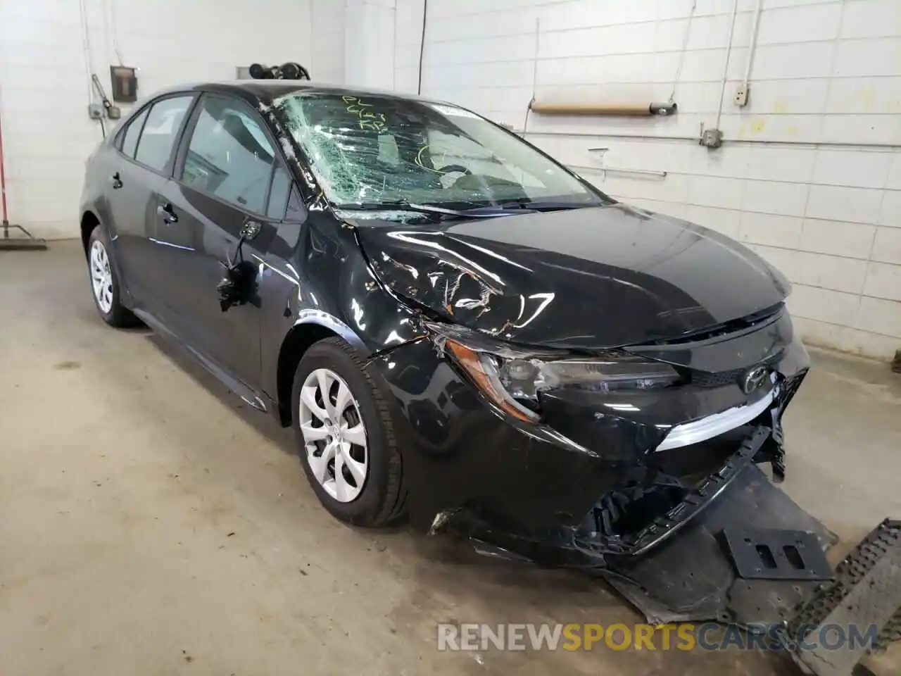 1 Photograph of a damaged car 5YFEPMAE5MP242166 TOYOTA COROLLA 2021