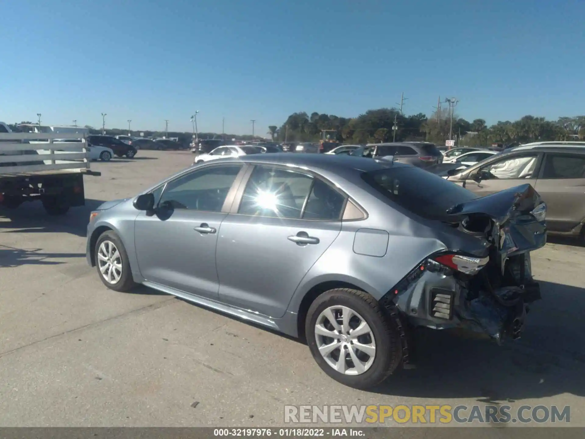 3 Photograph of a damaged car 5YFEPMAE5MP254320 TOYOTA COROLLA 2021