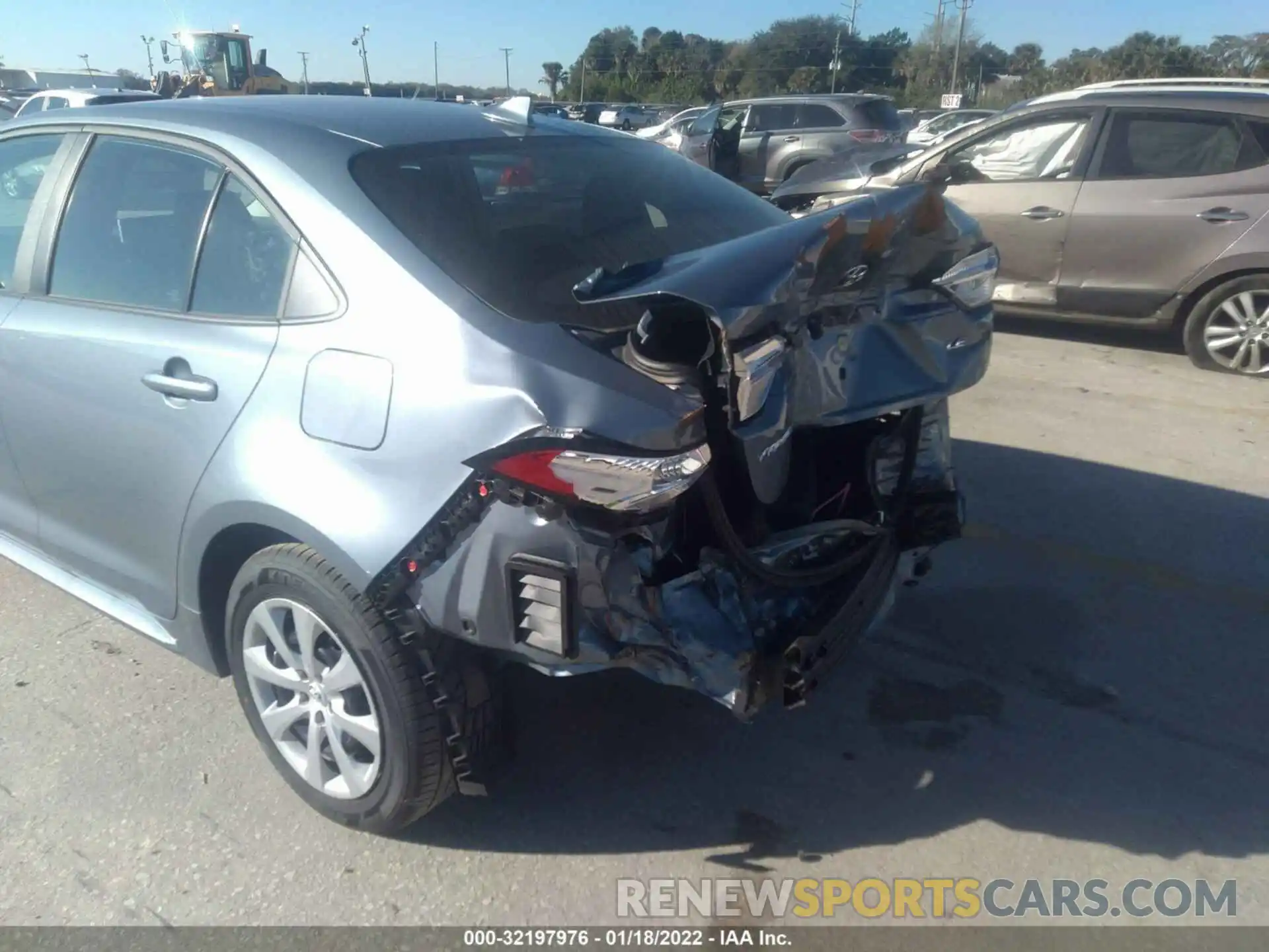 6 Photograph of a damaged car 5YFEPMAE5MP254320 TOYOTA COROLLA 2021