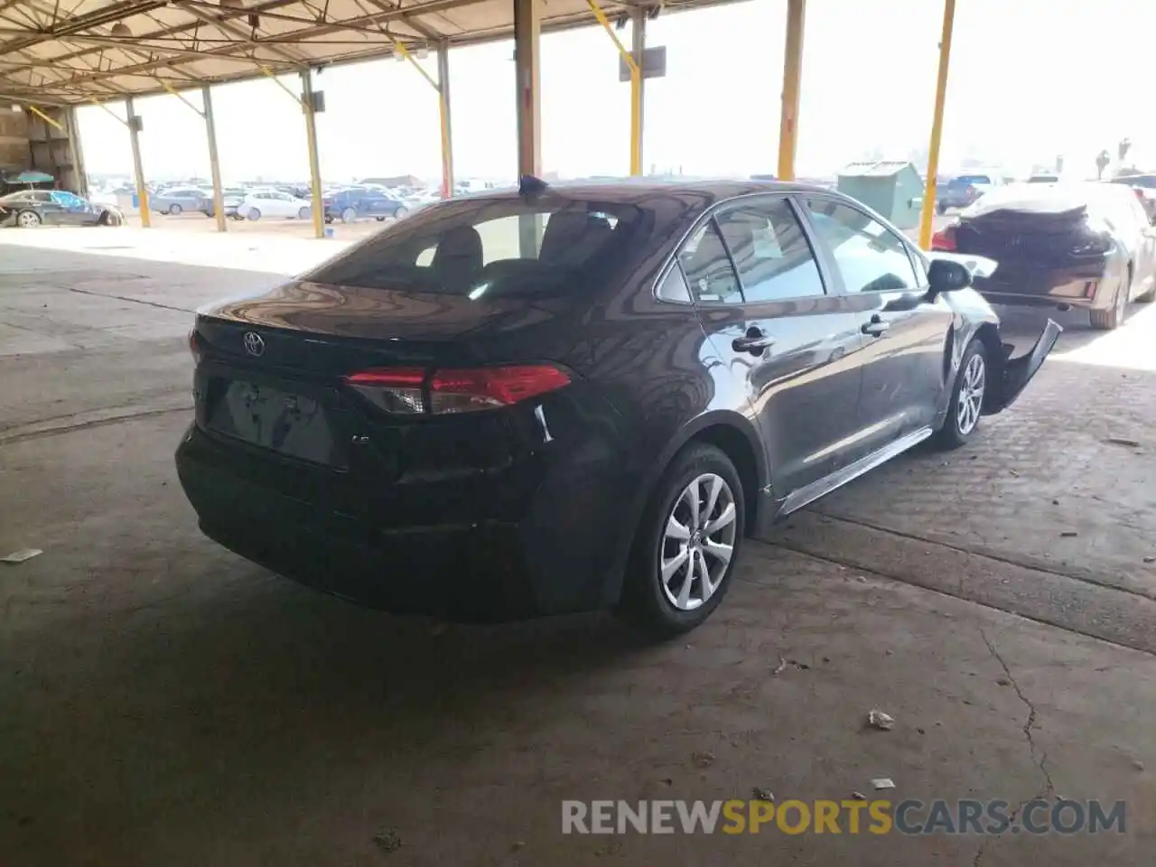 4 Photograph of a damaged car 5YFEPMAE5MP256486 TOYOTA COROLLA 2021