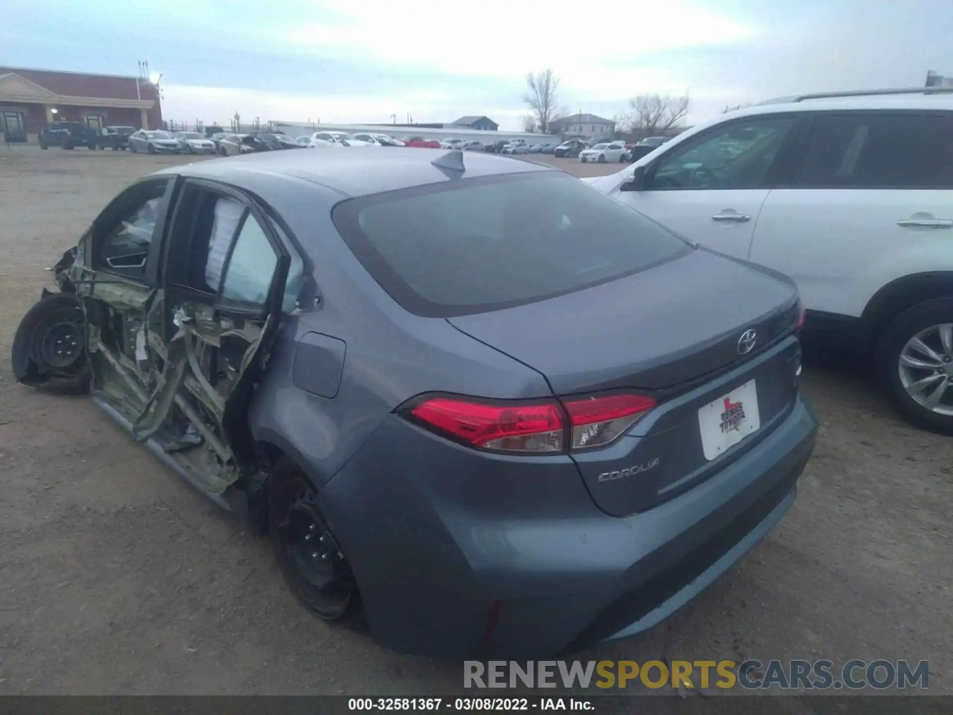 3 Photograph of a damaged car 5YFEPMAE5MP264197 TOYOTA COROLLA 2021