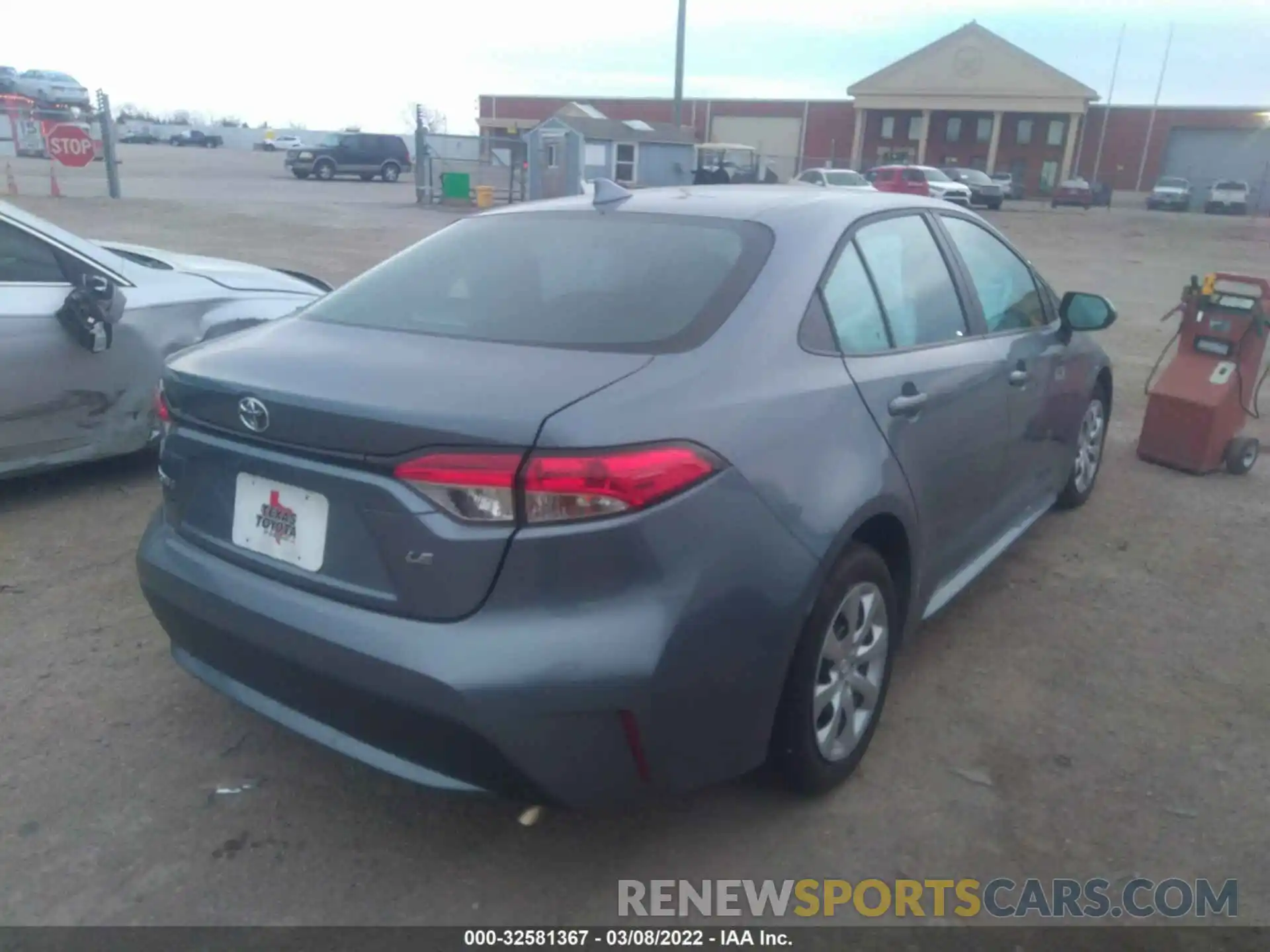 4 Photograph of a damaged car 5YFEPMAE5MP264197 TOYOTA COROLLA 2021