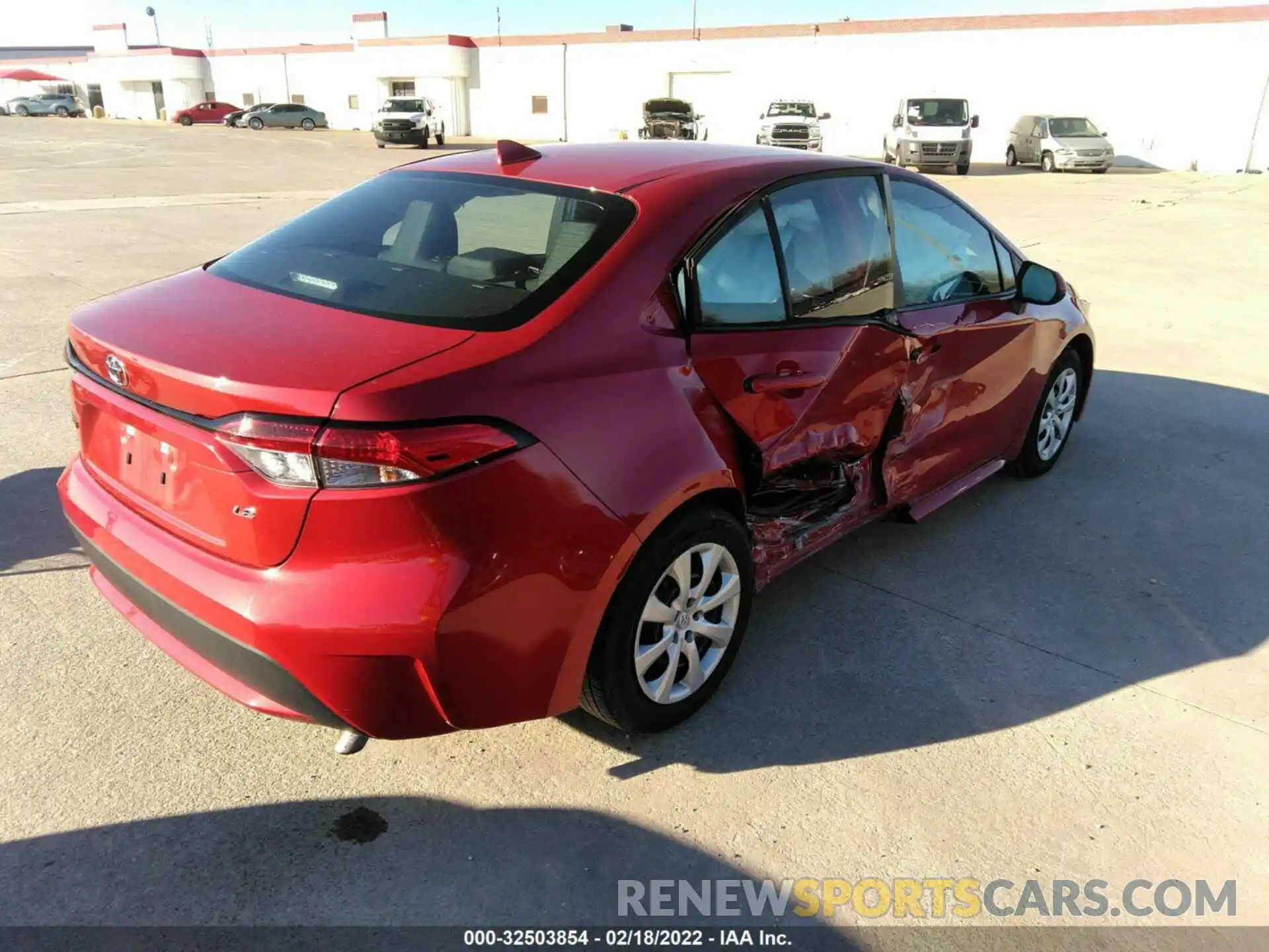 4 Photograph of a damaged car 5YFEPMAE5MP265480 TOYOTA COROLLA 2021