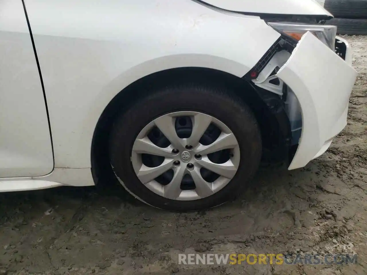 9 Photograph of a damaged car 5YFEPMAE5MP269996 TOYOTA COROLLA 2021