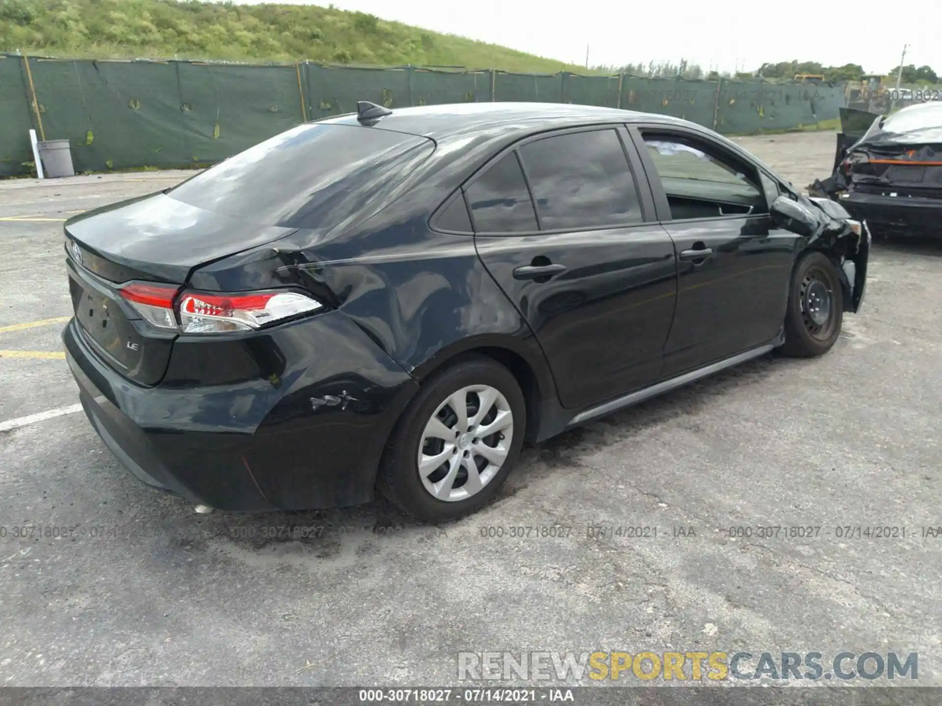 4 Photograph of a damaged car 5YFEPMAE6MP149916 TOYOTA COROLLA 2021