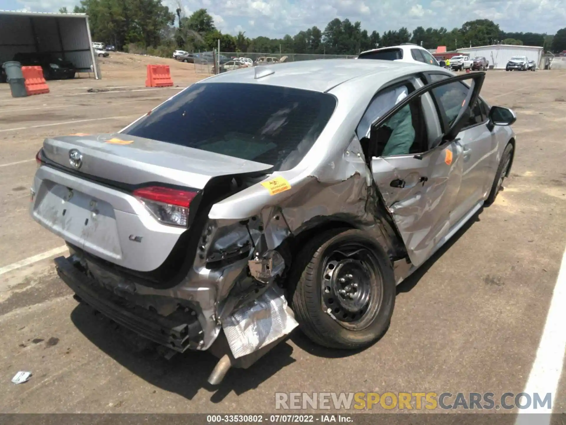 4 Photograph of a damaged car 5YFEPMAE6MP153867 TOYOTA COROLLA 2021