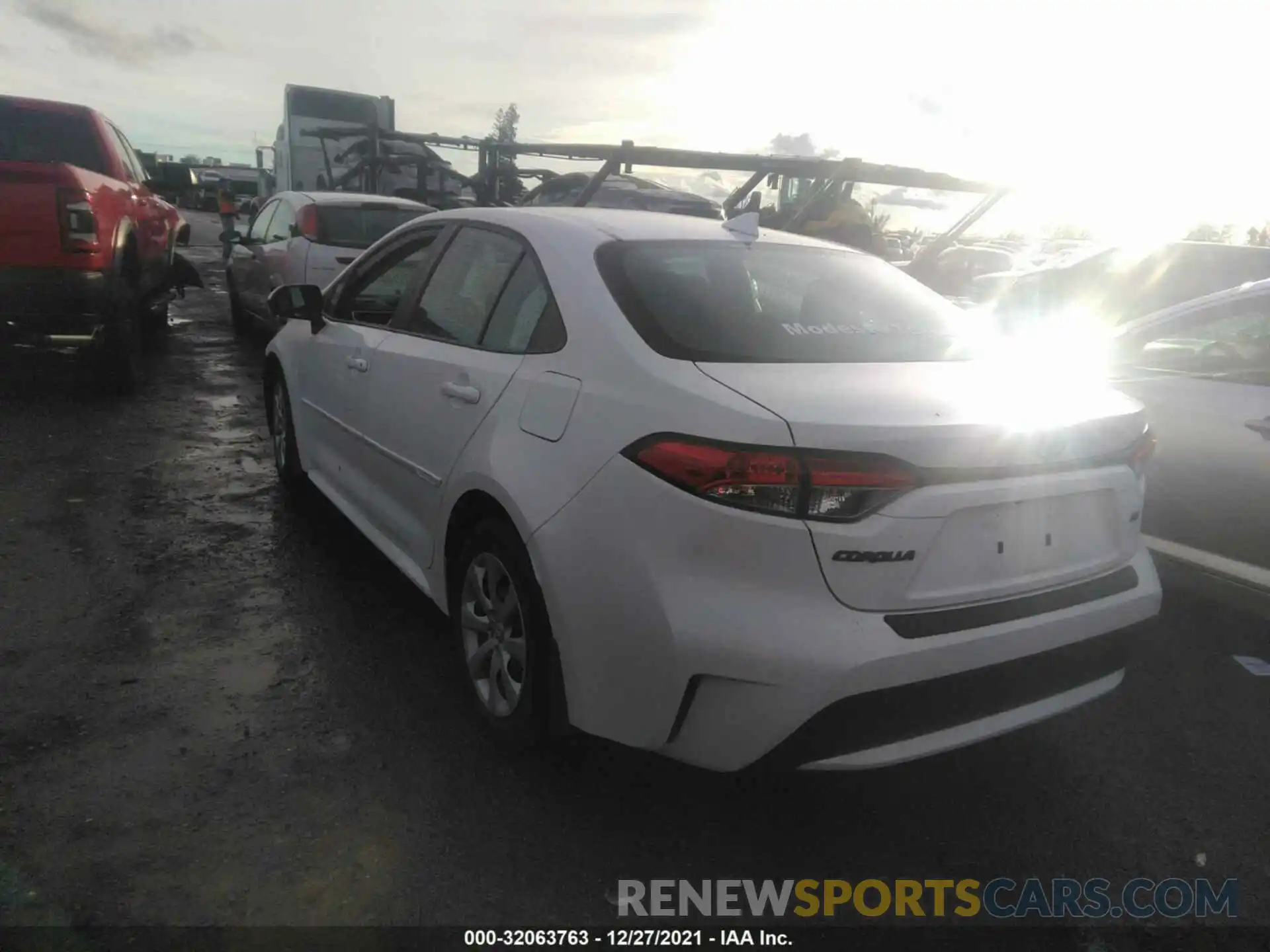 3 Photograph of a damaged car 5YFEPMAE6MP159796 TOYOTA COROLLA 2021